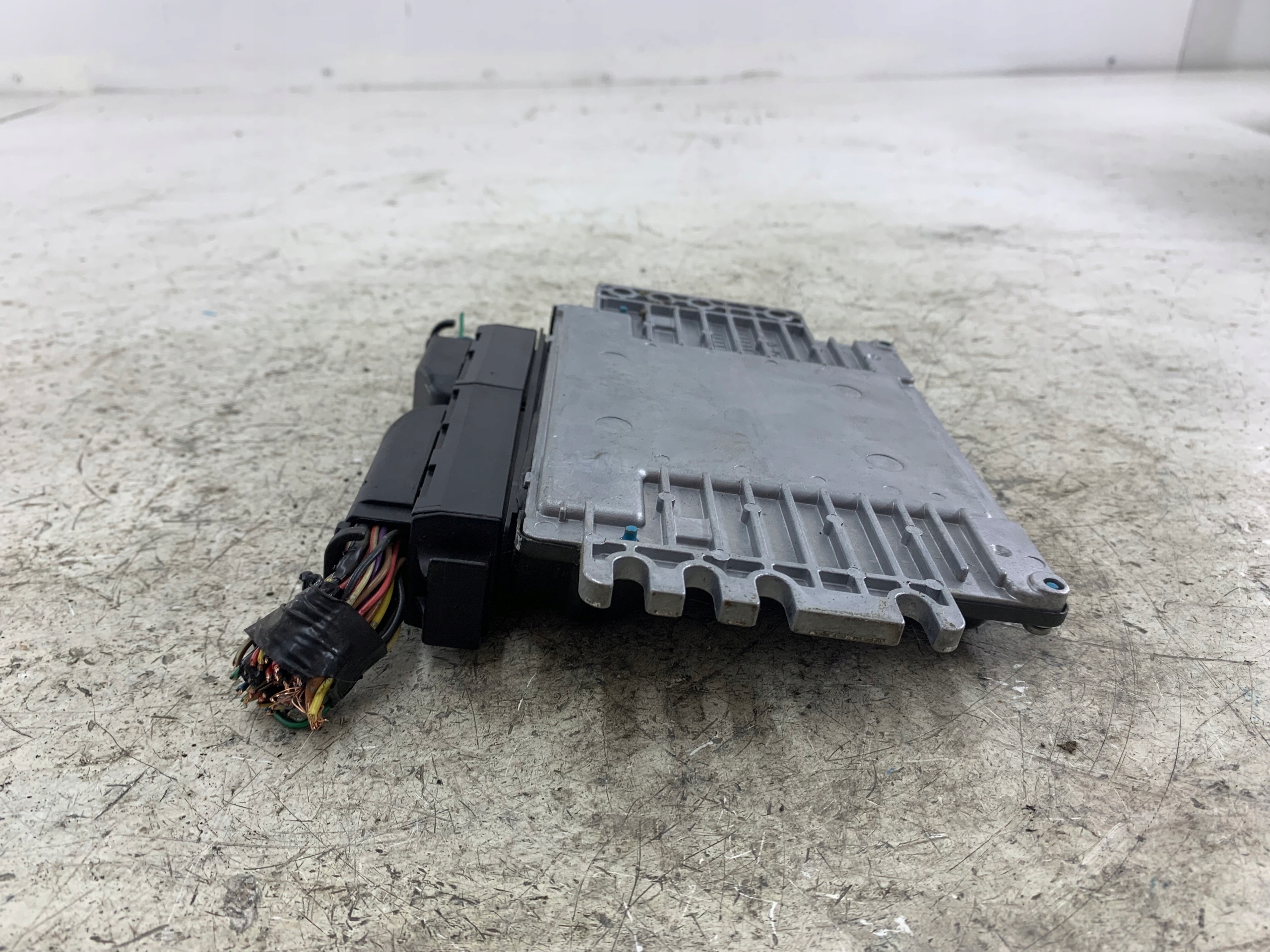 NISSAN PRIMERA P12 1.8 unité de commande électronique uce moteur MEC37-070