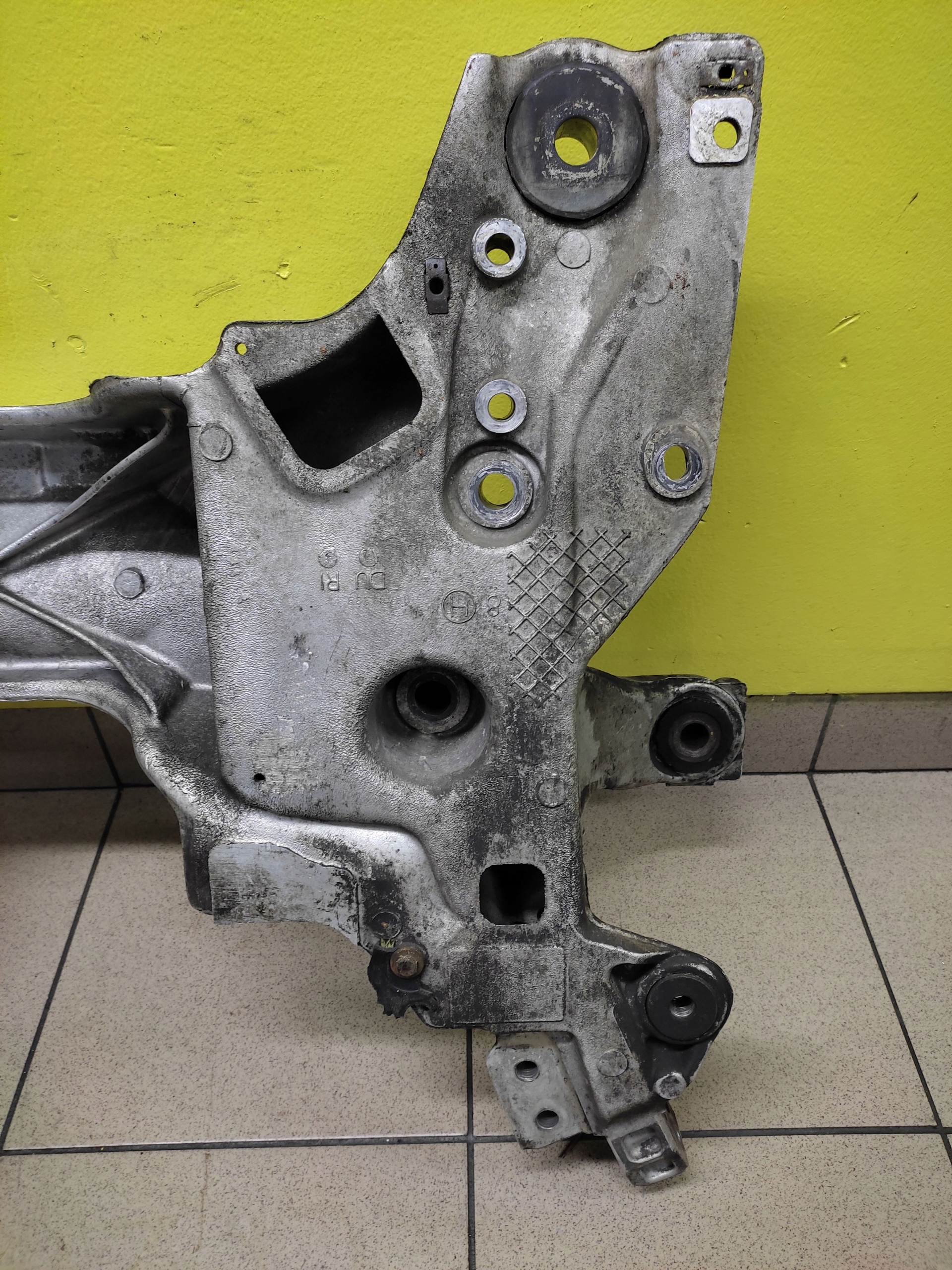 CITROEN C5 III 2.0 HDI subframe axle beam 9683554810