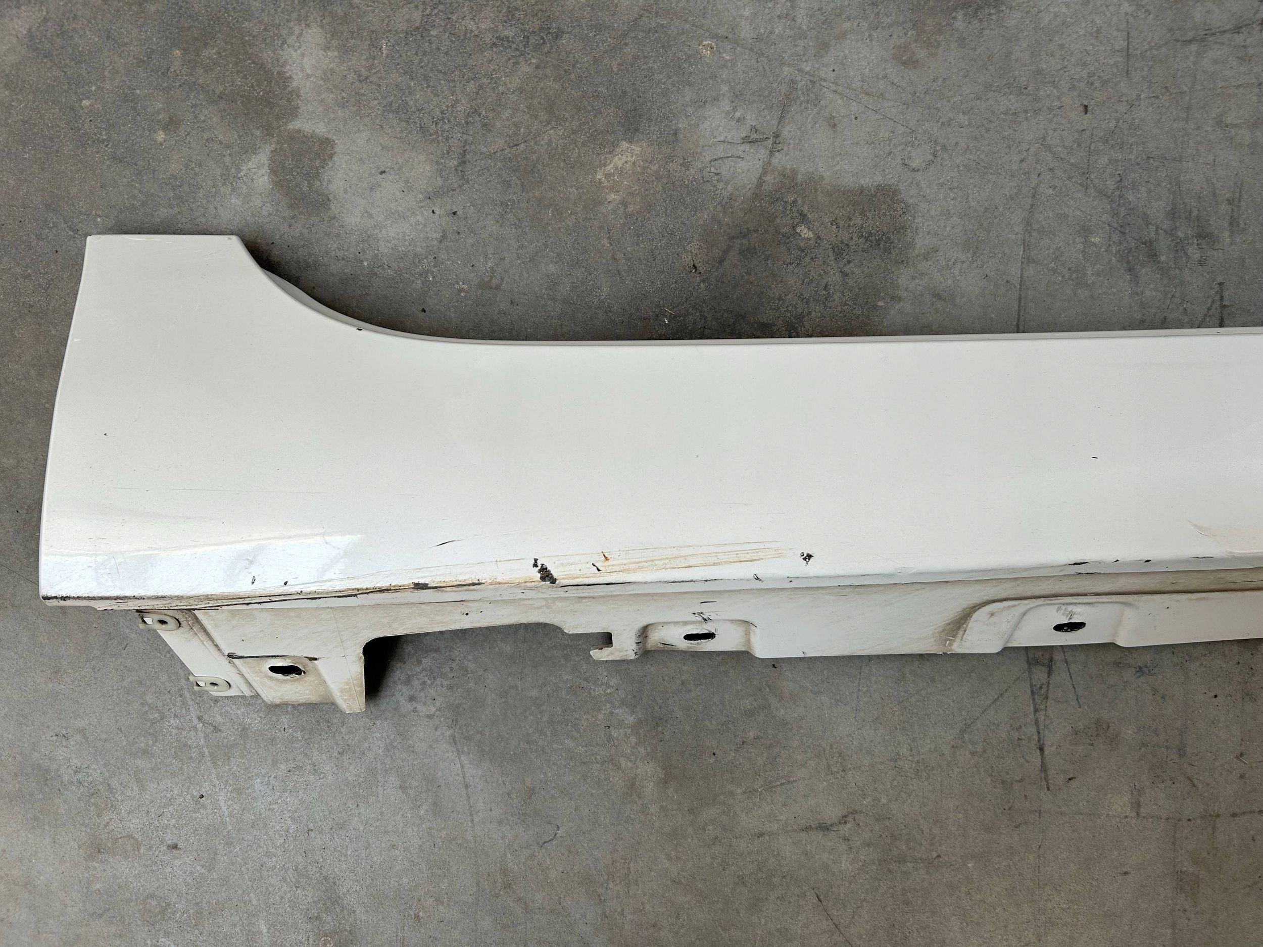 threshold right moulding threshold right BMW 6 F06 Mineralweiß Metallic A96 7276346