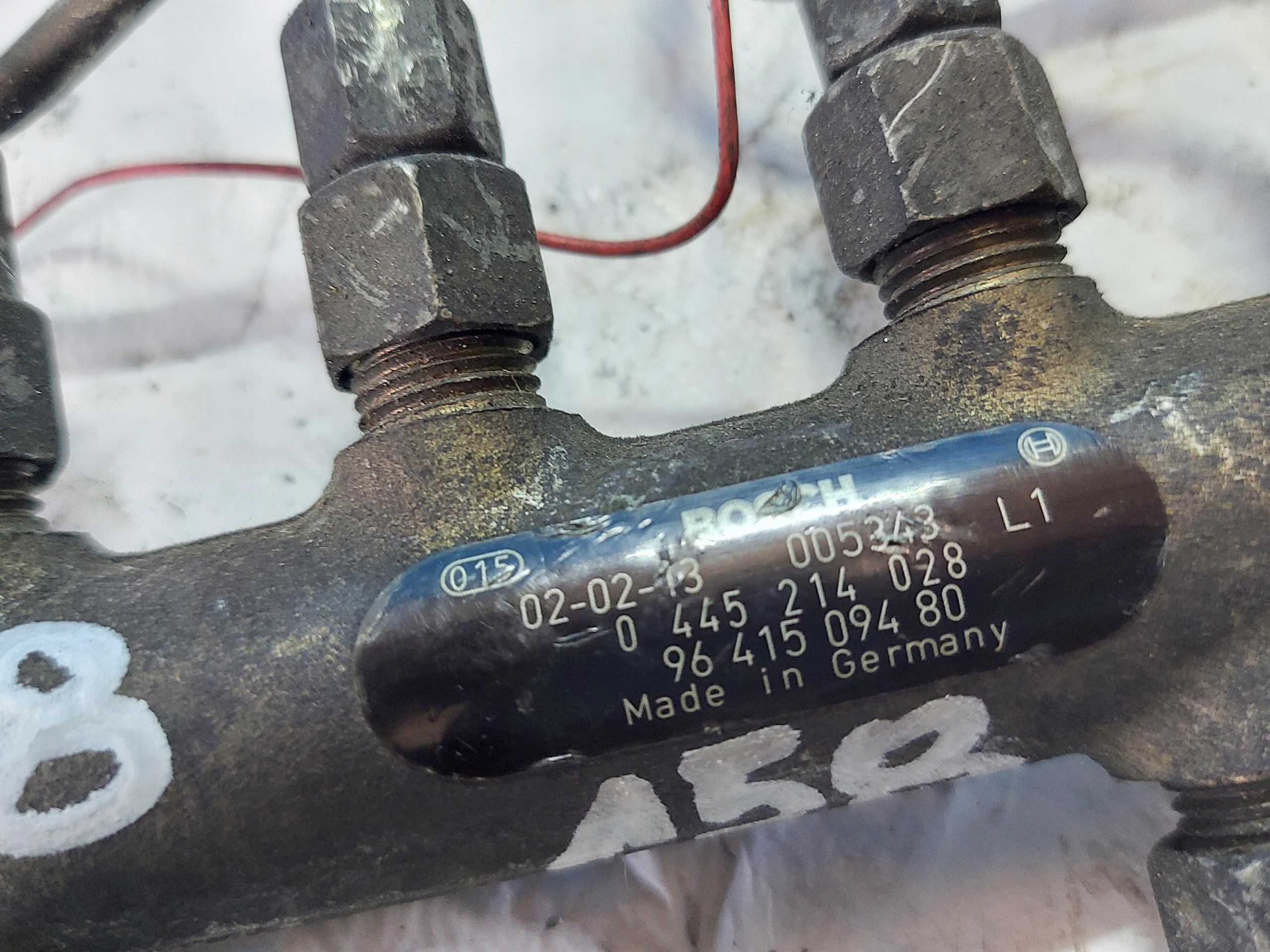 Rampe injection PEUGEOT 206 1.4 HDI 0445214028