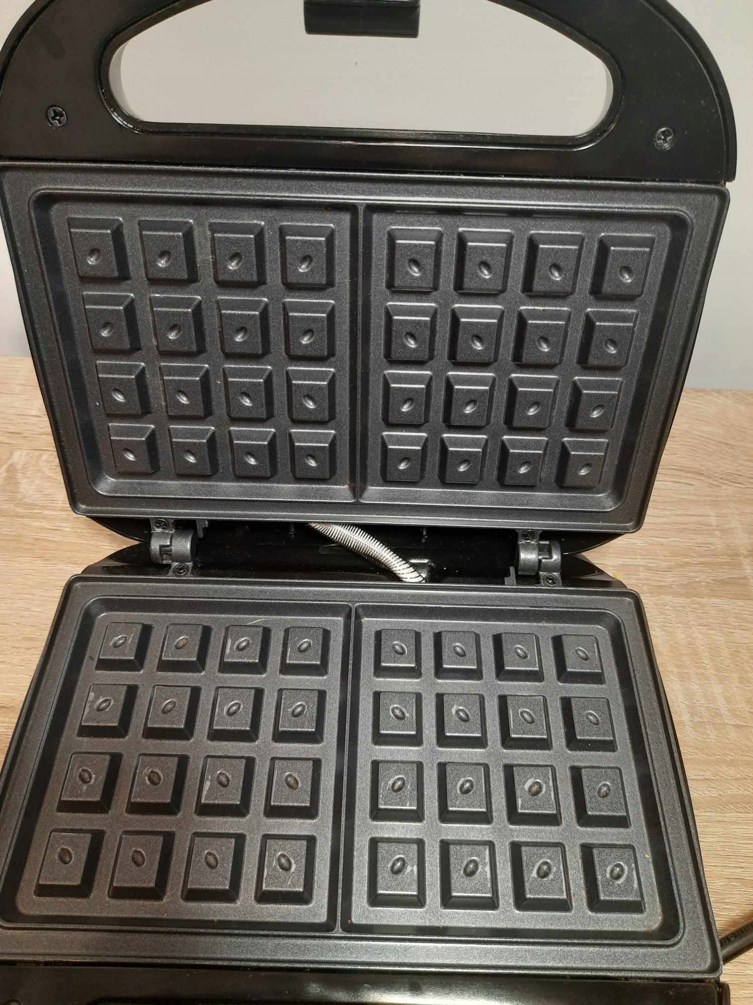 Gofrownica Ostba ABS06 750 W srebrny/szary, 2 gofry, stan bardzo dobry Model ABS06