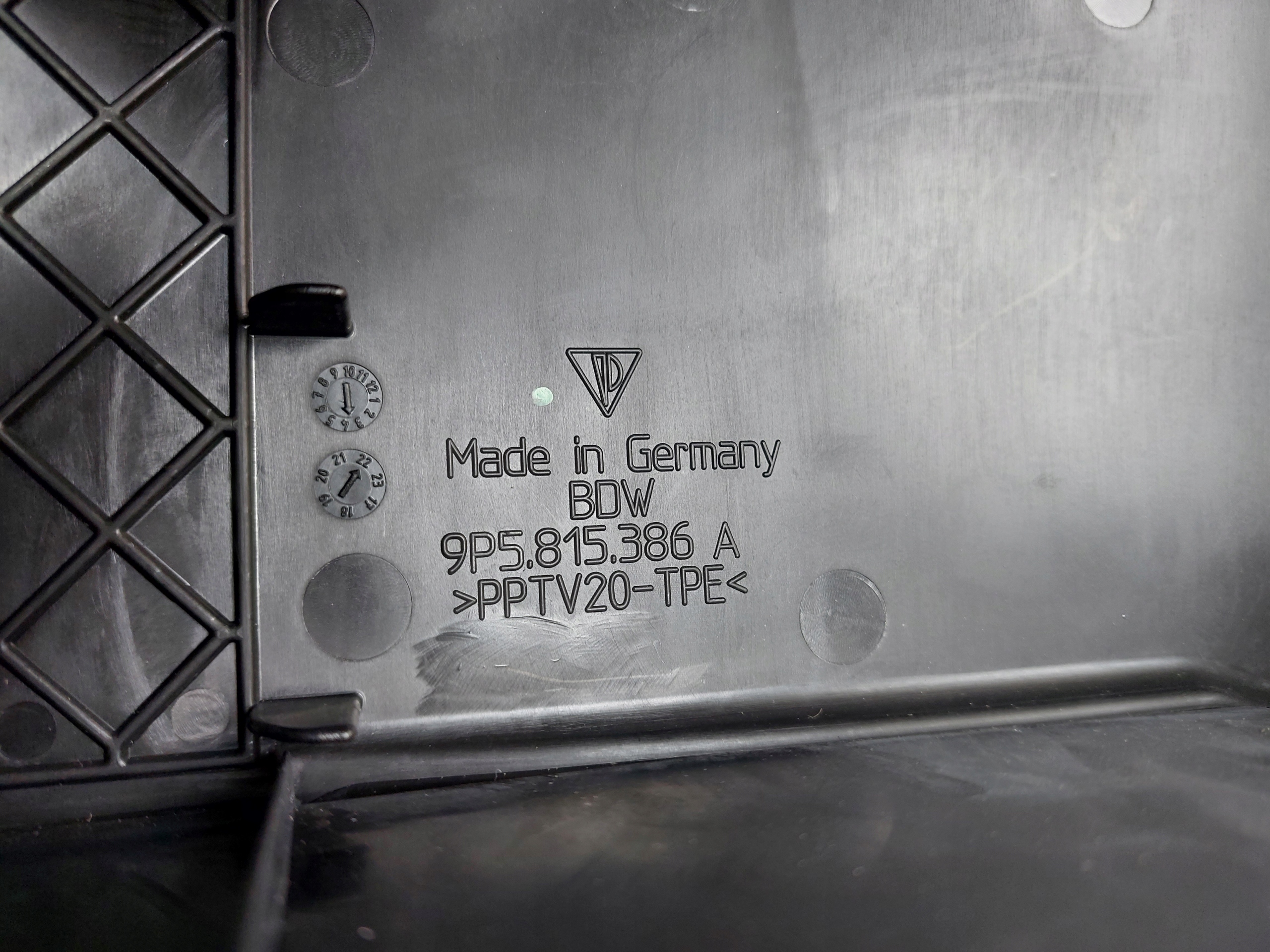 compartment cover PORSCHE 911 992 GT3 22r