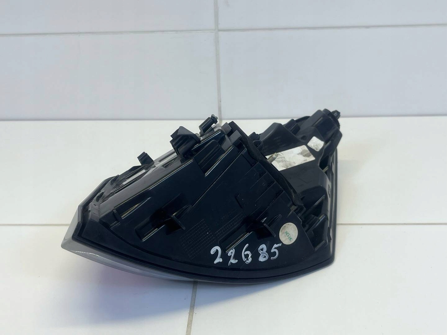 light rear left side Peugeot 3008 2 2019 9810477180