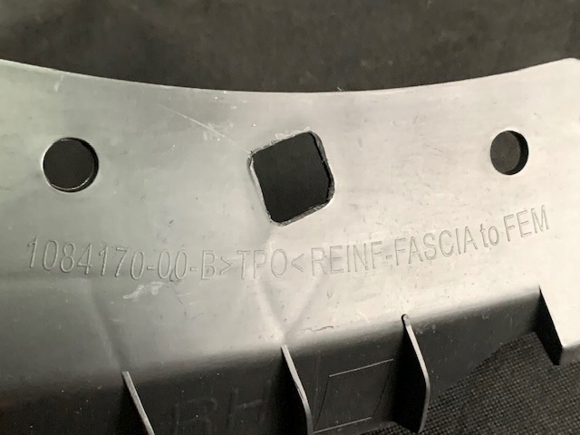 Tesla 3 mocowanie zderzaka PRAWE RH 1084170-00-B Numer katalogowy części 1084169-00-B