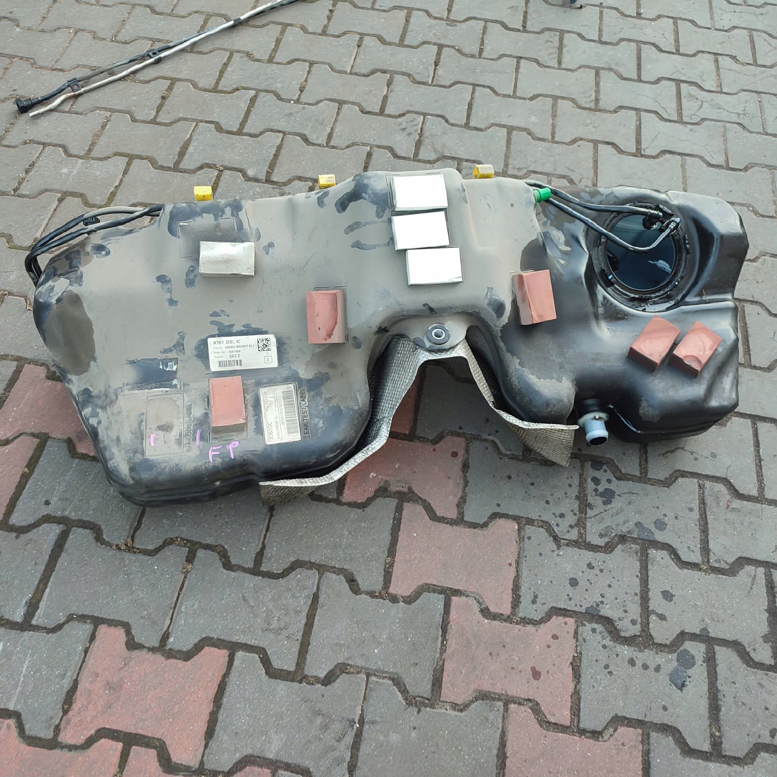 tank Jaguar F-Pace HK839K007DJ