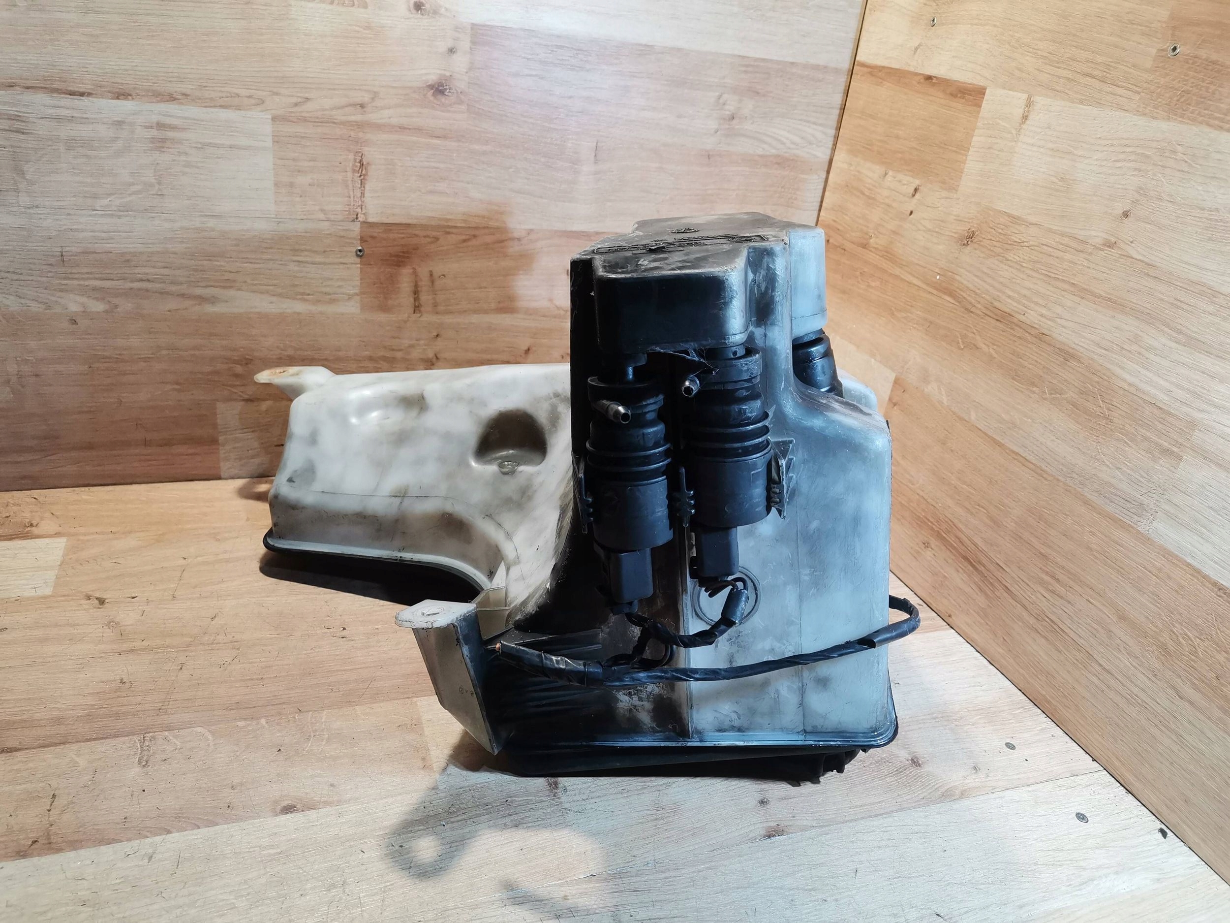 washer fluid tank BMW X5 E53 61678252738