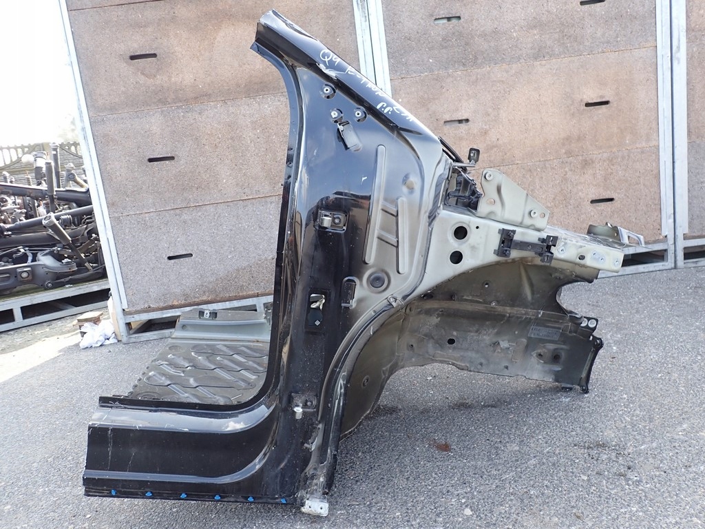 ЧЕТВЕРТЬ ЛОНЖЕРОН ПОРОГ ЛЕВЫЙ ПЕРЕД AUDI Q4 Е-ТРОН3r