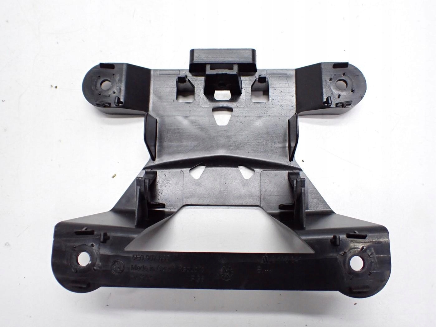 UCHWYT MOCOWANIE PODSTAWA STEROWNIKA RADARU 5E0907699 OCTAVIA III 5E 17R