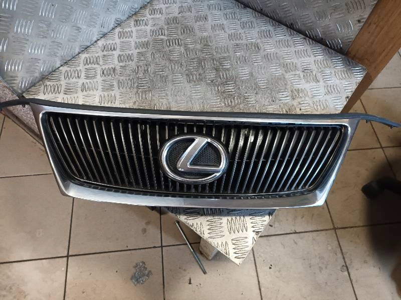 решетка радиатора lexus IS II