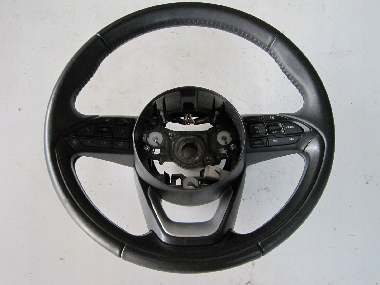lenkrad TOYOTA YARIS CROSS
