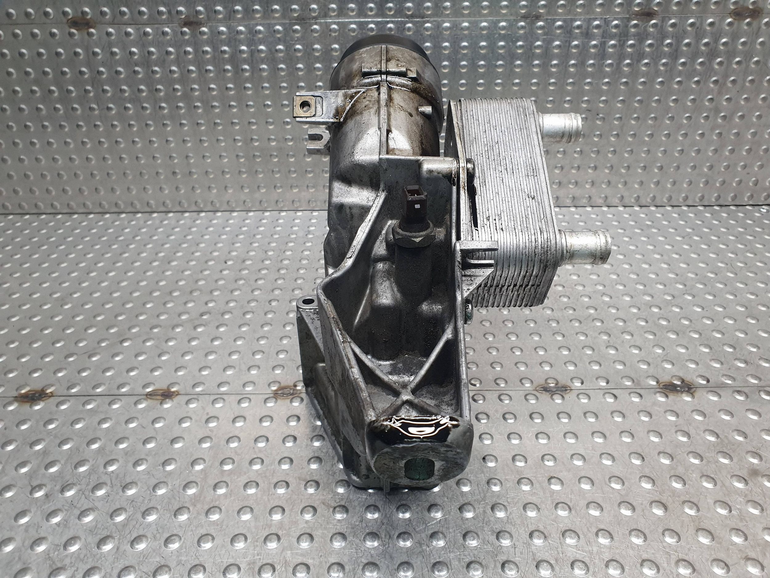 Ölfiltergehäuse 2246981 BMW 3 E46 2.0 D M47