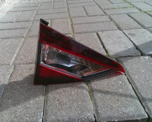 SKODA SUPERB III SEDAN LEWA TYLNA LAMPA KLAPA ORYGINAŁ 3V5945307