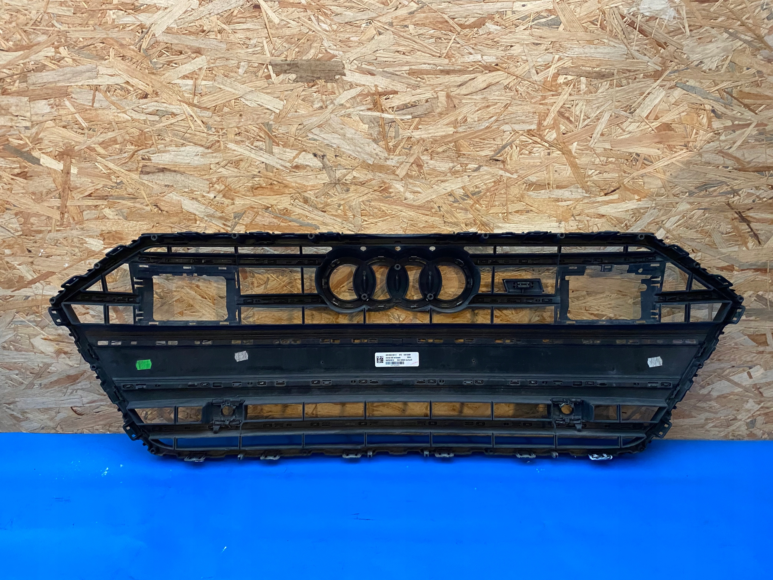 AUDI RS7 ATRAPA GRILL 4K8853651E Numer katalogowy części 4K8853651E