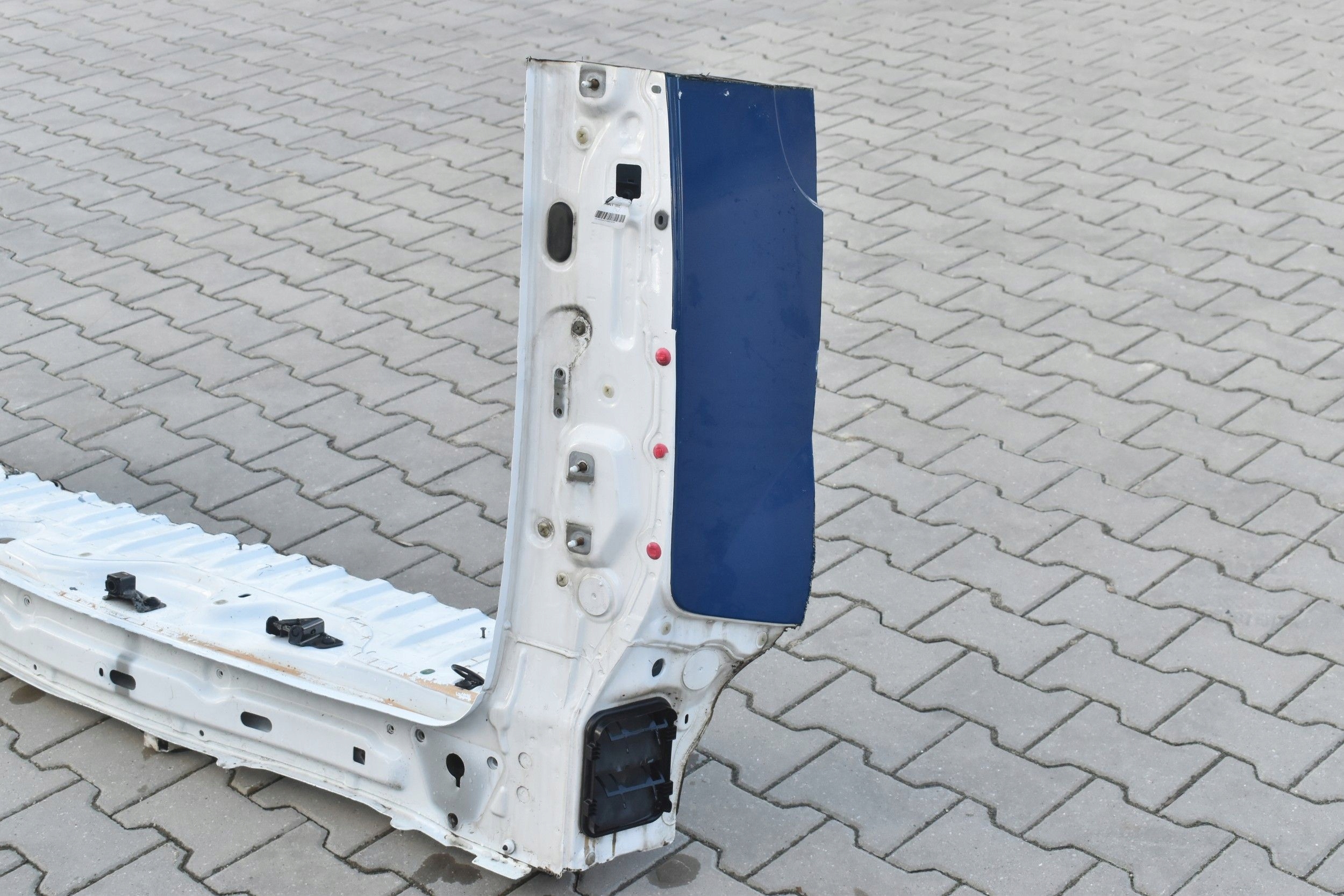 PAS TYLNY SŁUPEK RENAULT KANGOO III CITAN W415 Producent części Renault OE