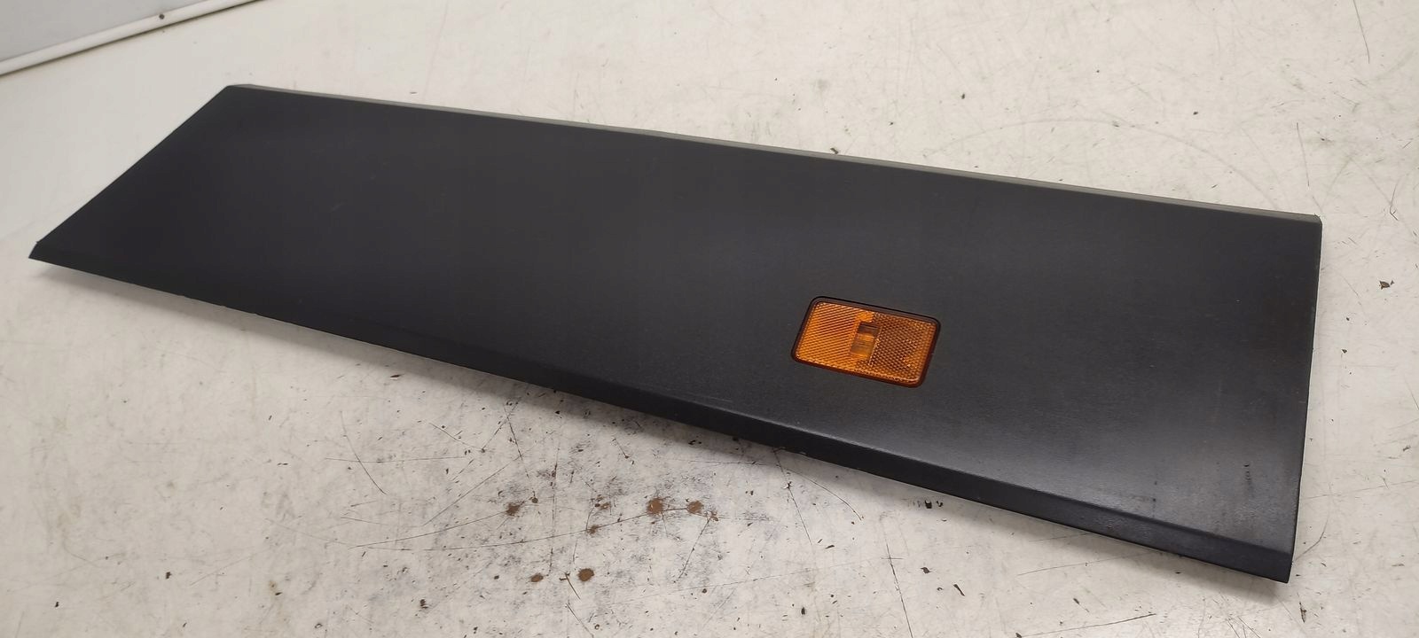 moulding side VW Crafter II 7C0