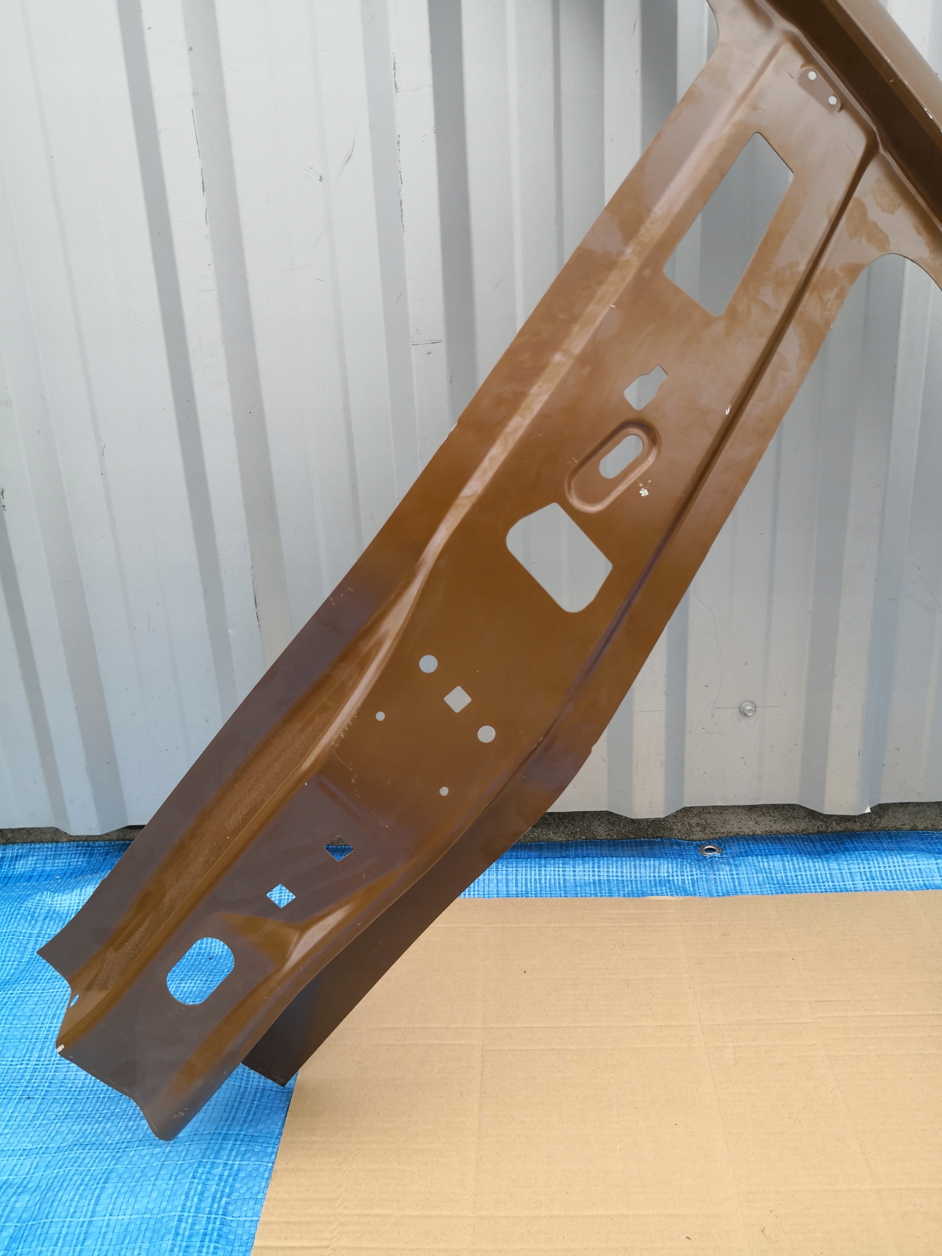 TESLA 3 SLUPEK PRAWY SRODKOWY POSZYCIE Part number 3