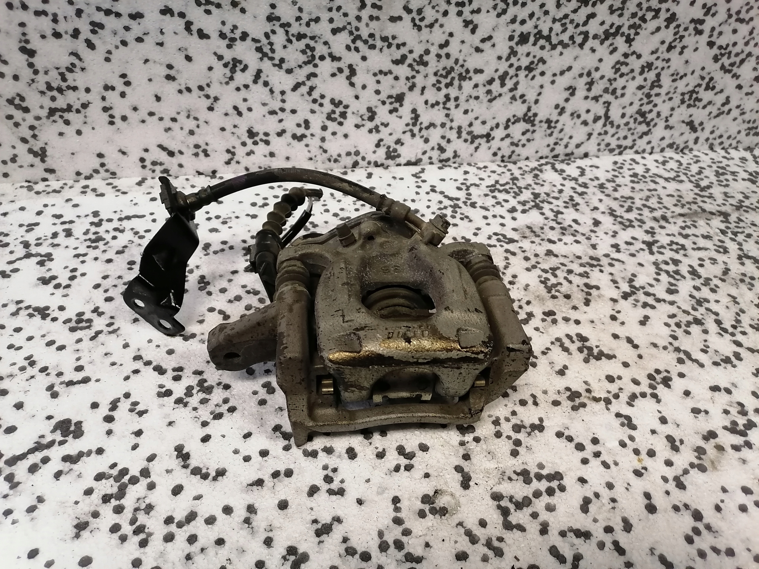 Задній лівий або правий Затискач NISSAN QASHQAI J11