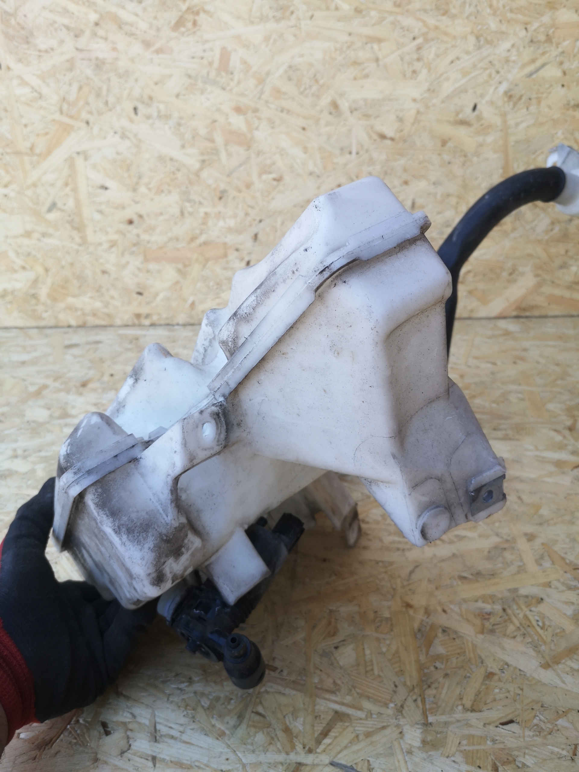 Range Rover Evoque L538 бачок омывателя насос