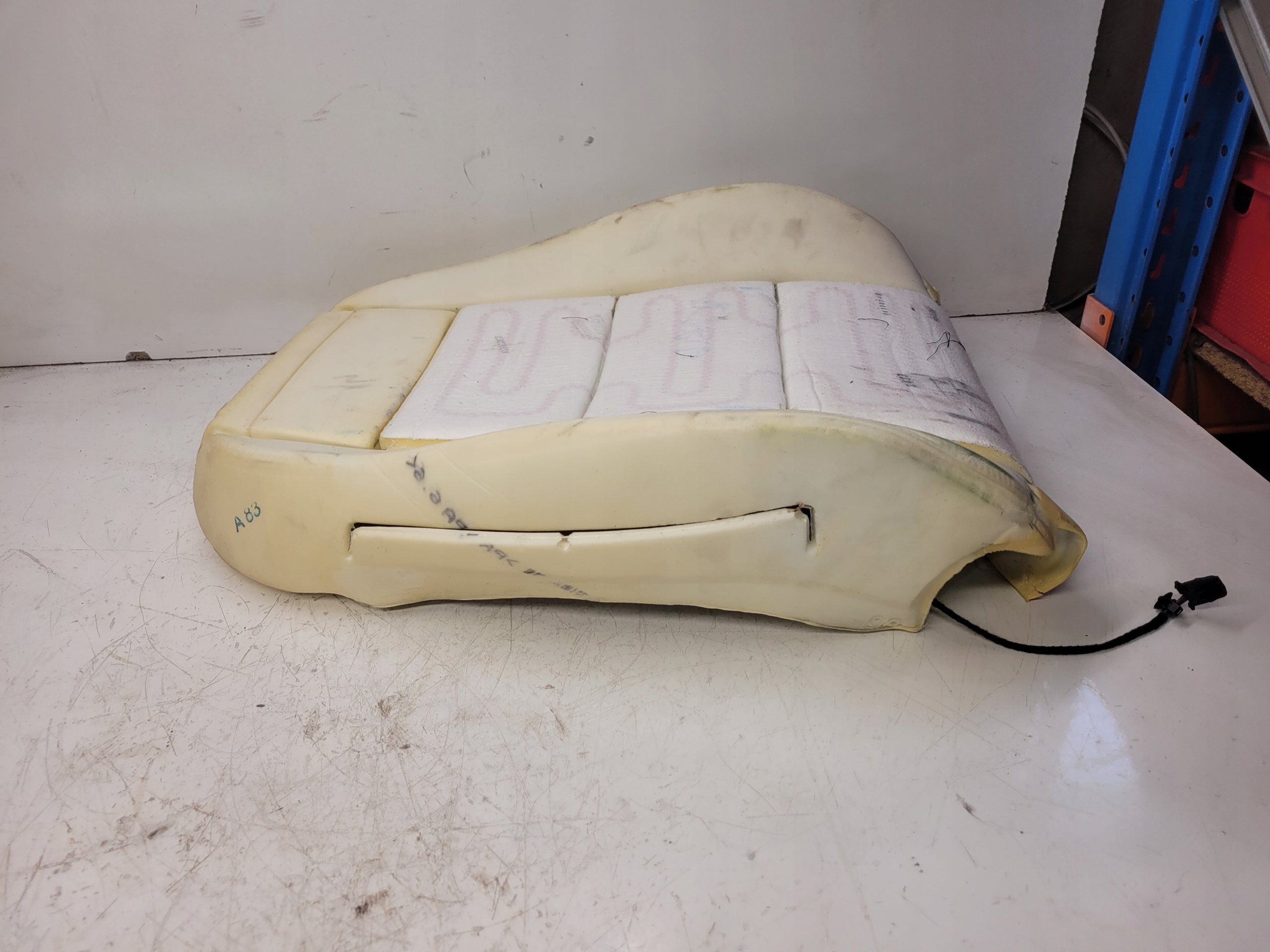 MATA GRZEWCZA SITZ HECK AUDI A6 C6 4F0963557AC