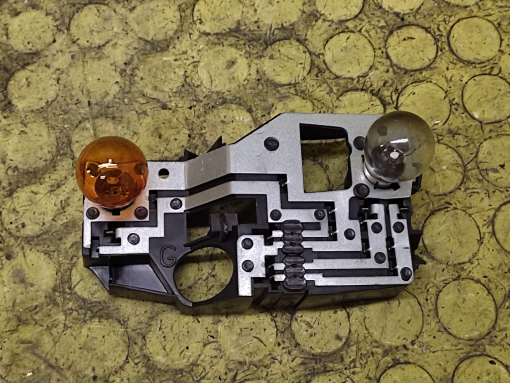 RENAULT LAGUNA II light left rear part