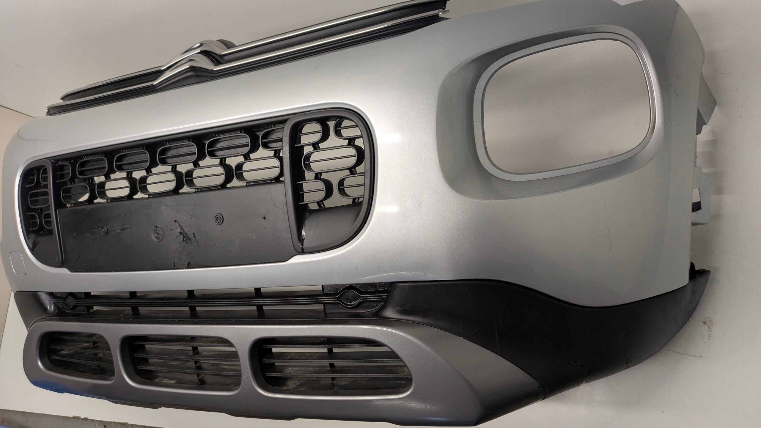 Zderzak przedni CITROEN C3 AIRCROSS 2017-2021 Numer katalogowy części CITROEN C3 AIRCROSS 2017-2021