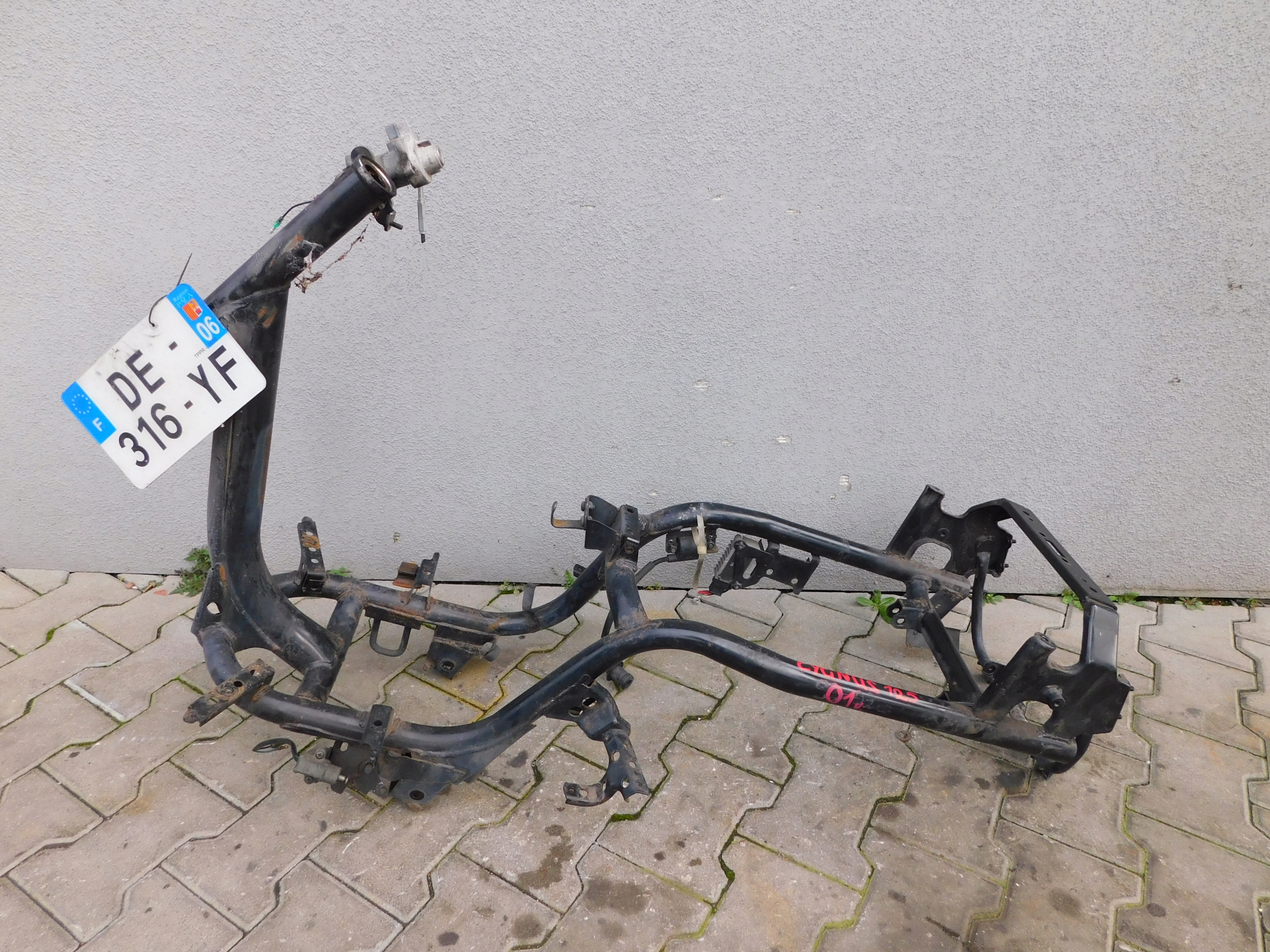 YAMAHA CYGNUS 125 RAMA DOKUMENTY 2001 R.