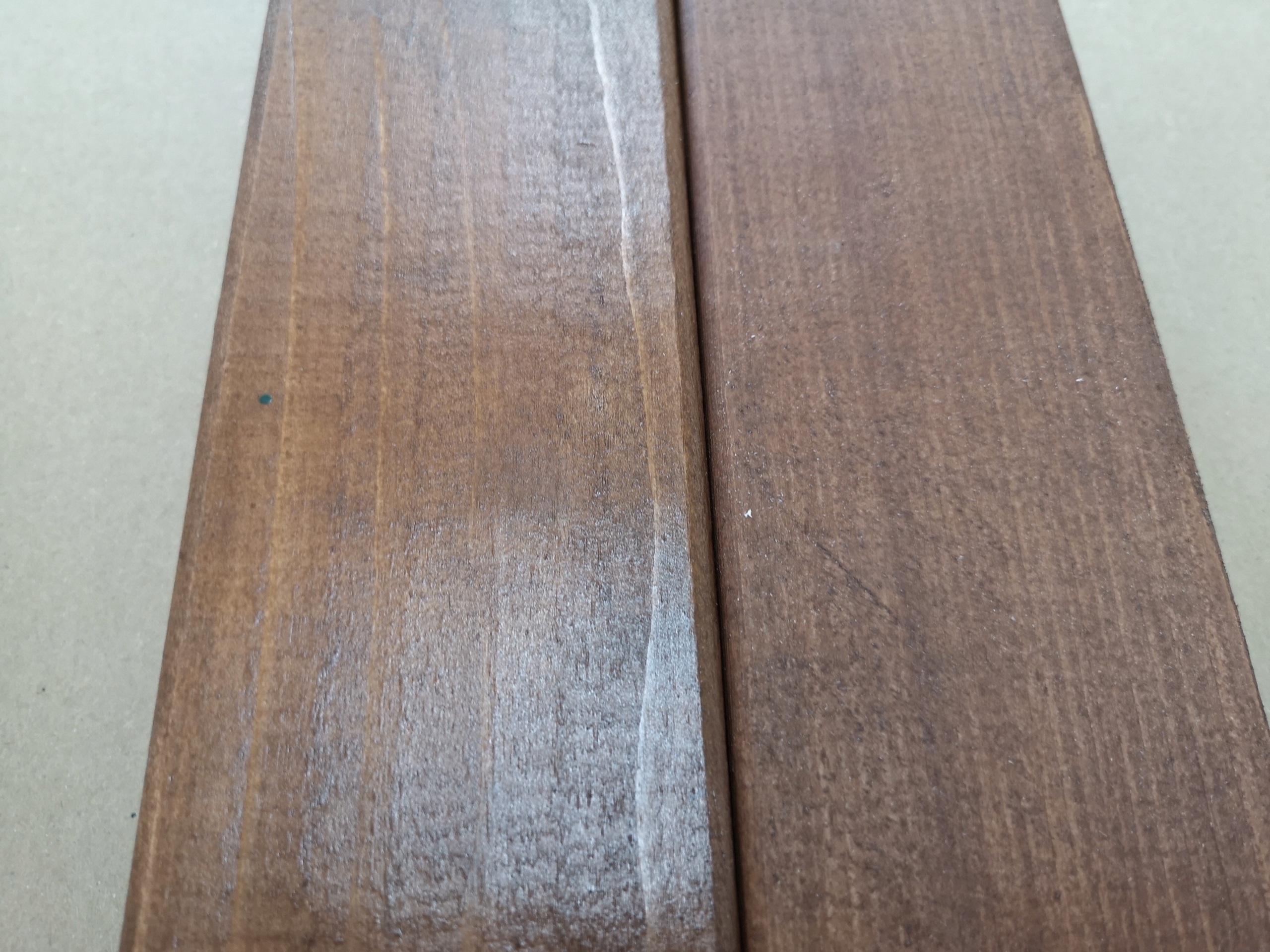 Lakierowanie desek do ławki