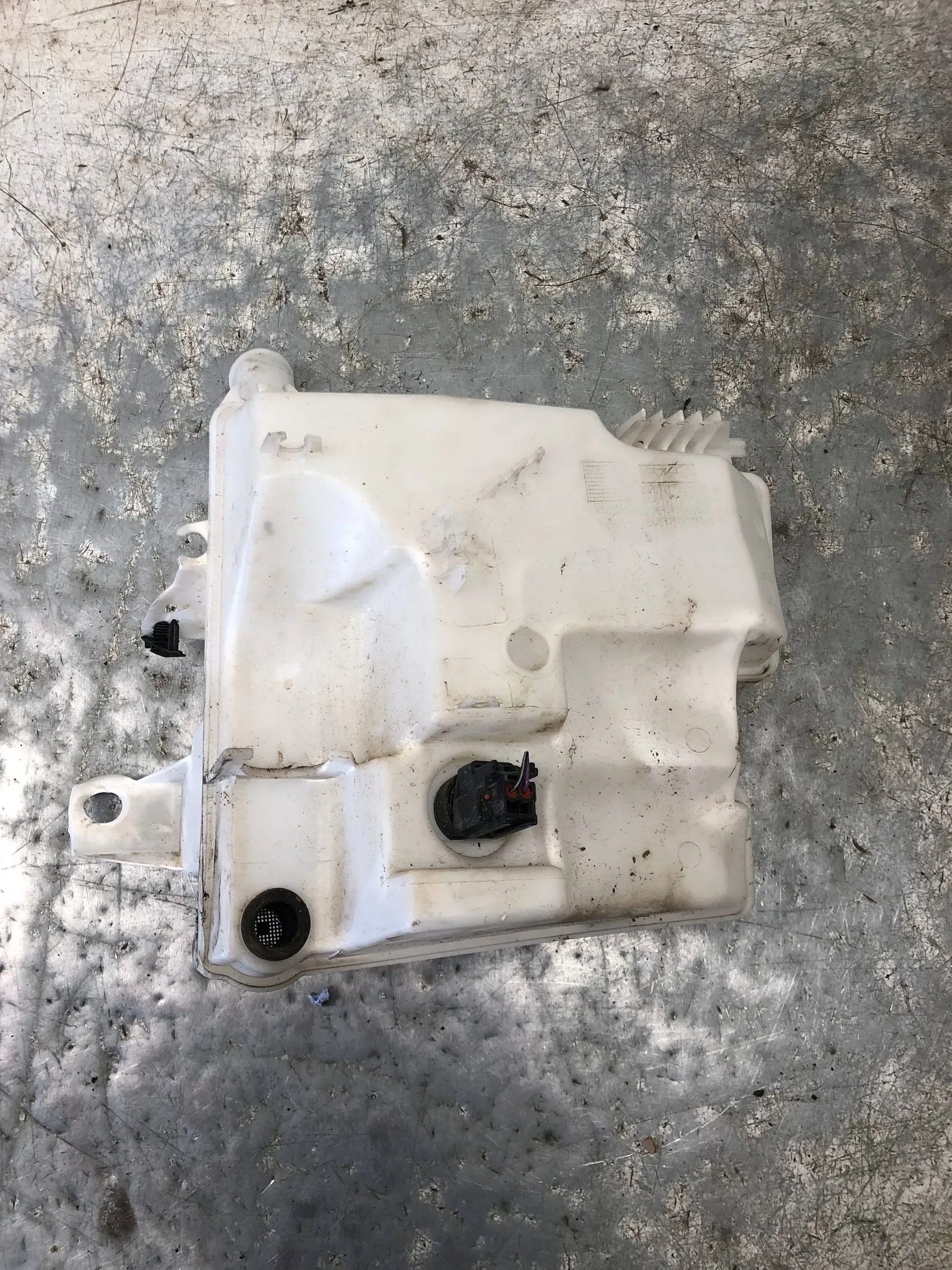 washer fluid tank FORD FOCUS MK3 BV61-17B613-CA
