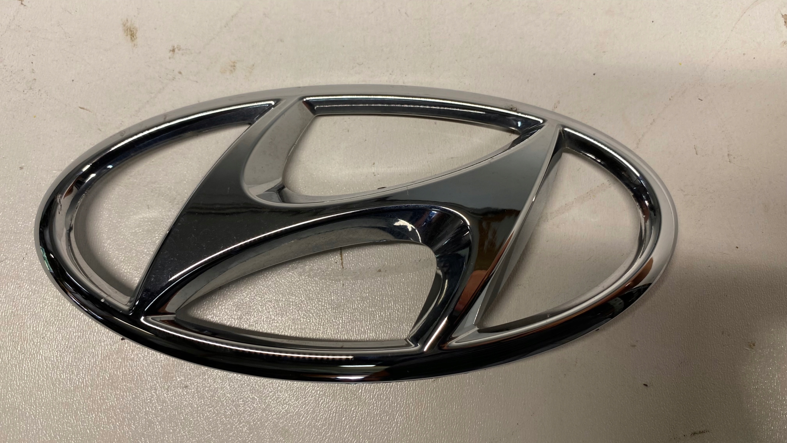 HYUNDAI BAYON logo LOGO EMBLEMAT front bumper 21-24
