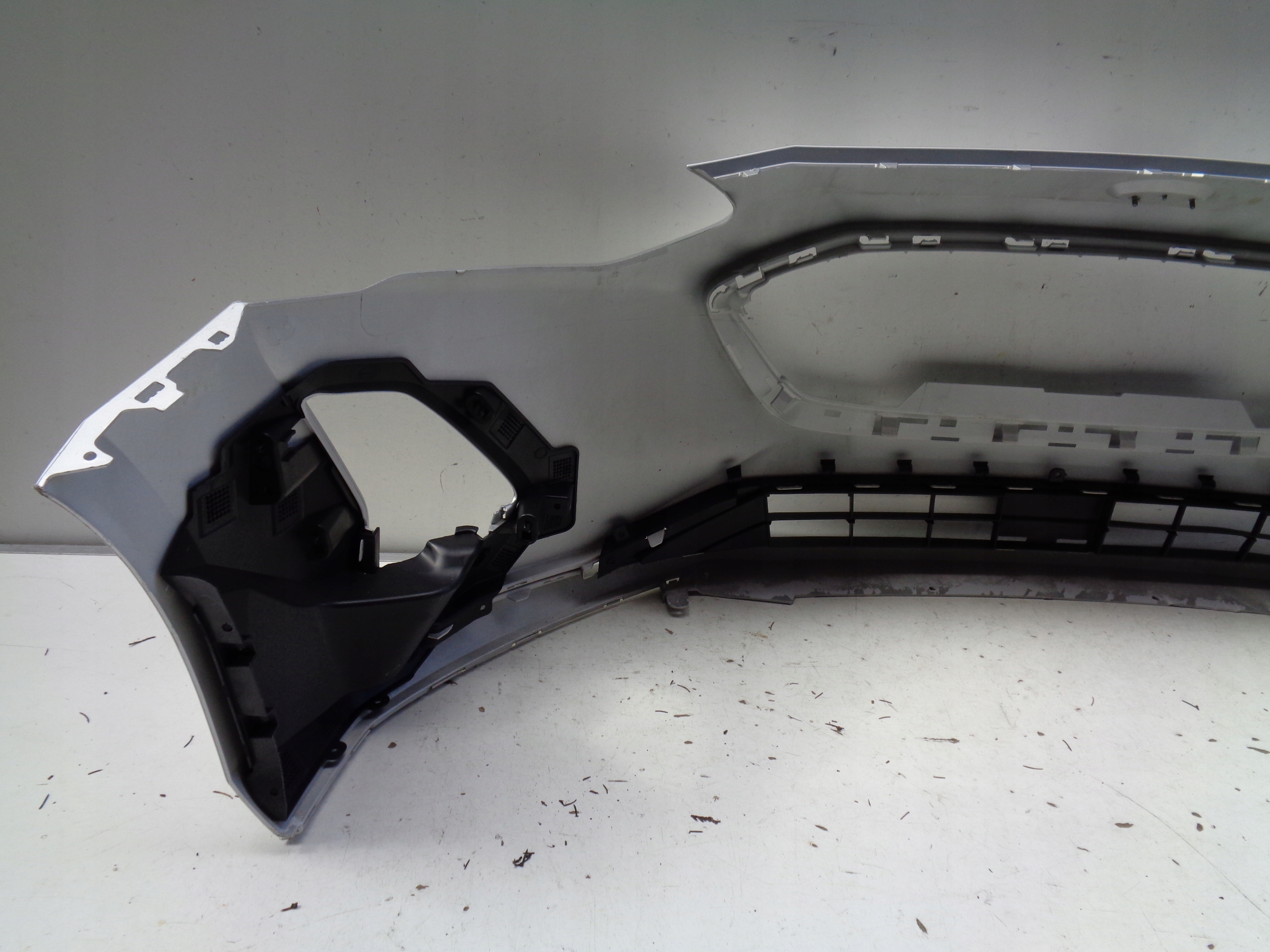 NÁRAZNÍK PREDNÝ FORD FOCUS MK4 18- NR 21853