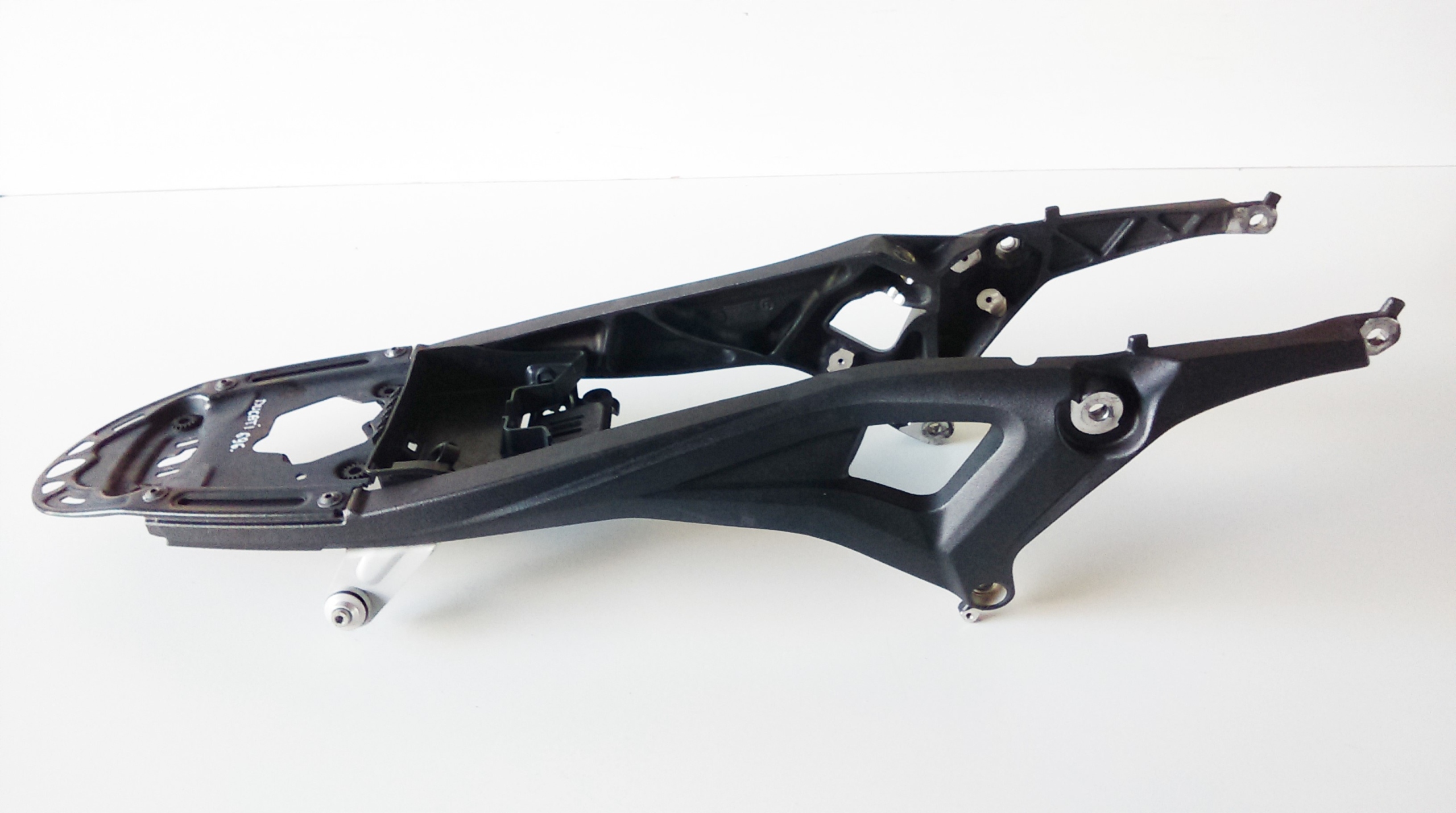 123456046 - Ducati MONSTER 696 підрамник хвіст