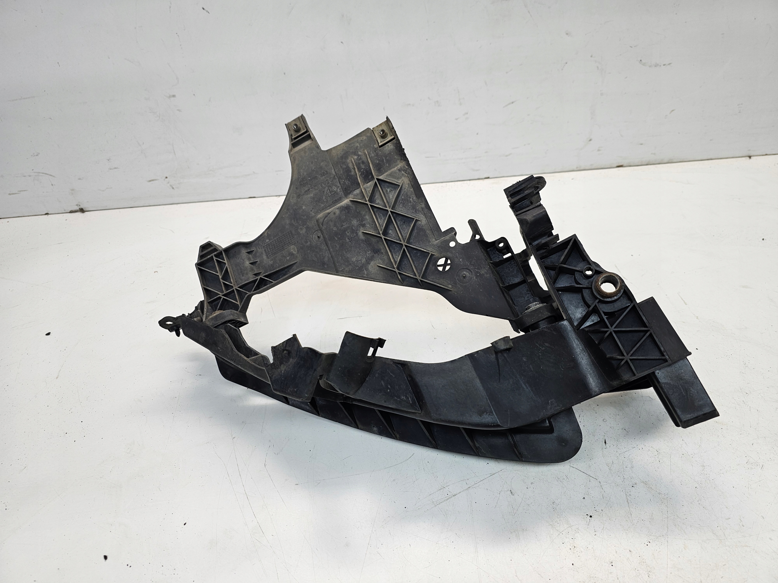 support REFLEKTORA left AUDI A4 B8 LIFT 8K0805607B