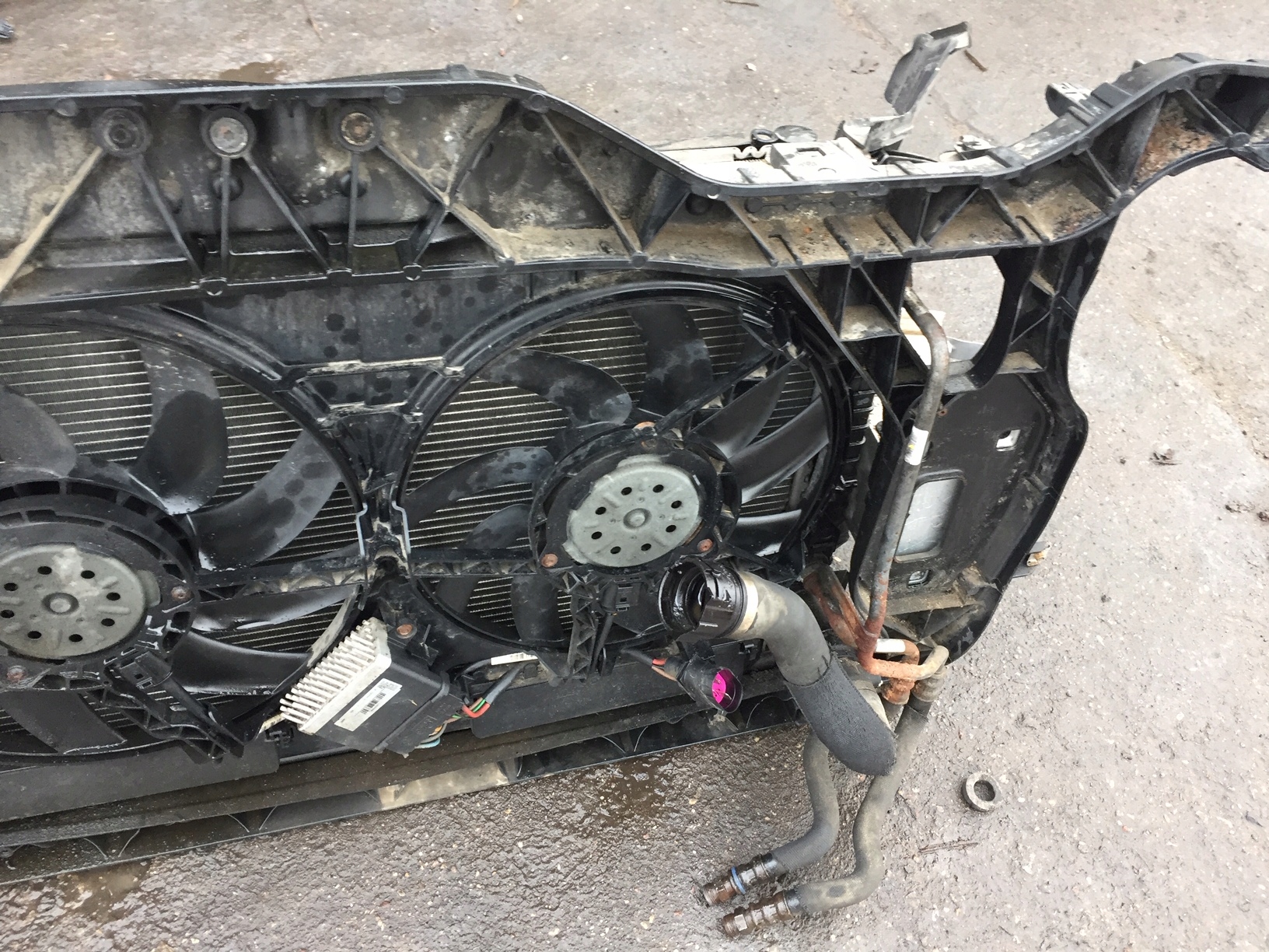 AUDI Q5 3.2 FSI support panel for radiators radiator pillar