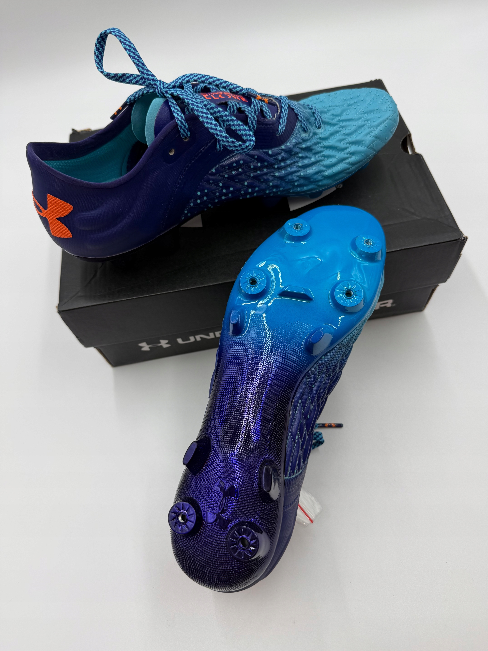 Fotbalové kopačky značky Under Armour Ua Clone Magnetico Pro 2.0 Hyb 42,5