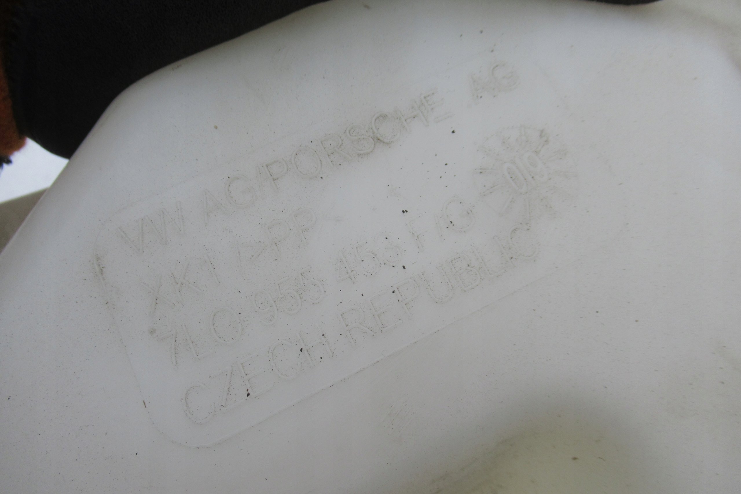 PORSCHE CAYENNE washer fluid tank