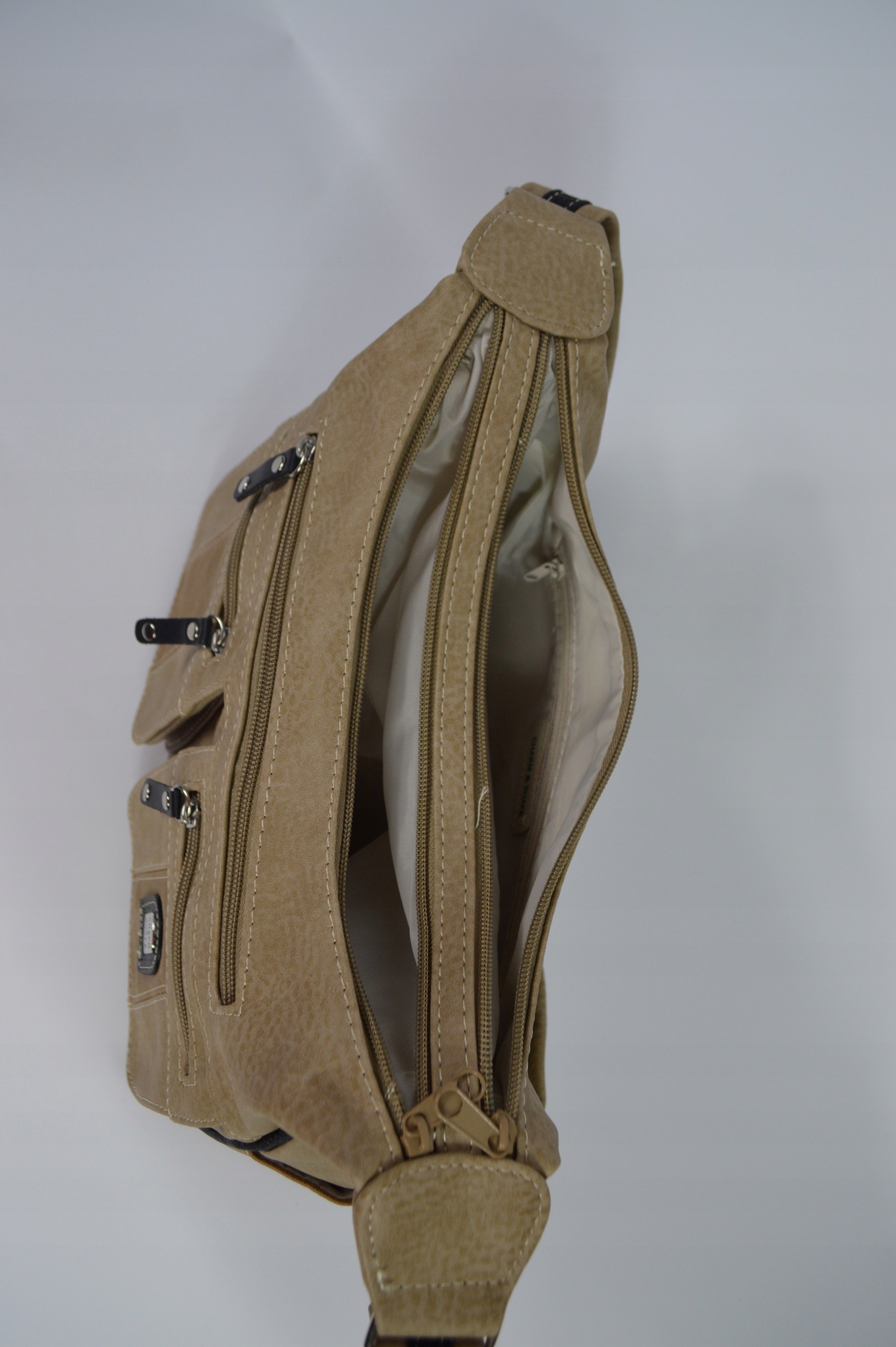 ŚREDNIA TOREBKA DAMSKA LISTONOSZKA NA RAMIĘ Styl miejski