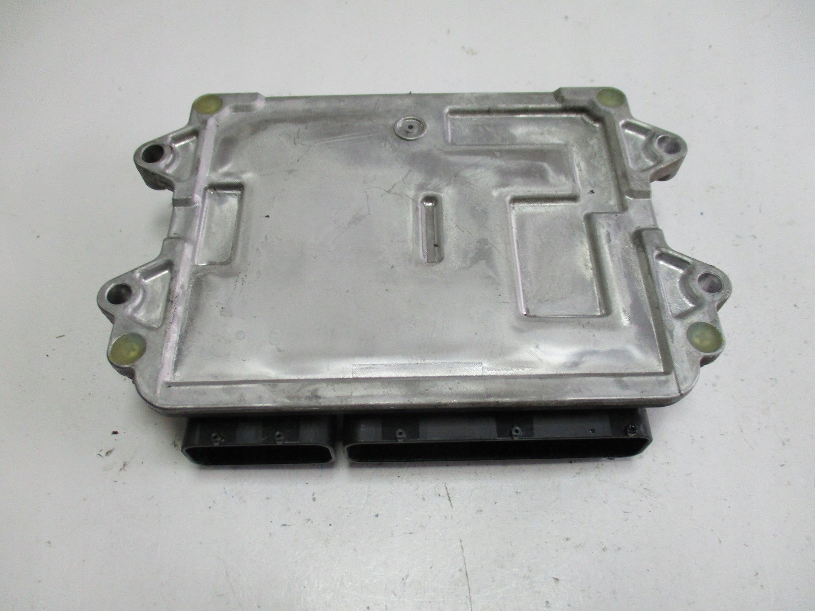 Компьютер контроллер Mazda 2 II P55K18881