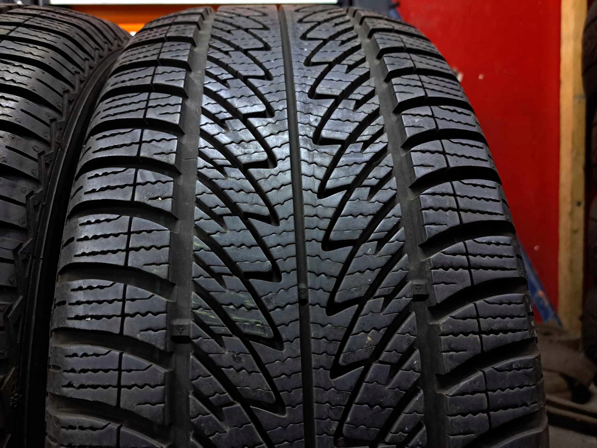 235/55R17 103V Goodyear Ultragrip 8 Performance CENA ZA PARĘ Model Ultra Grip 8 Performance