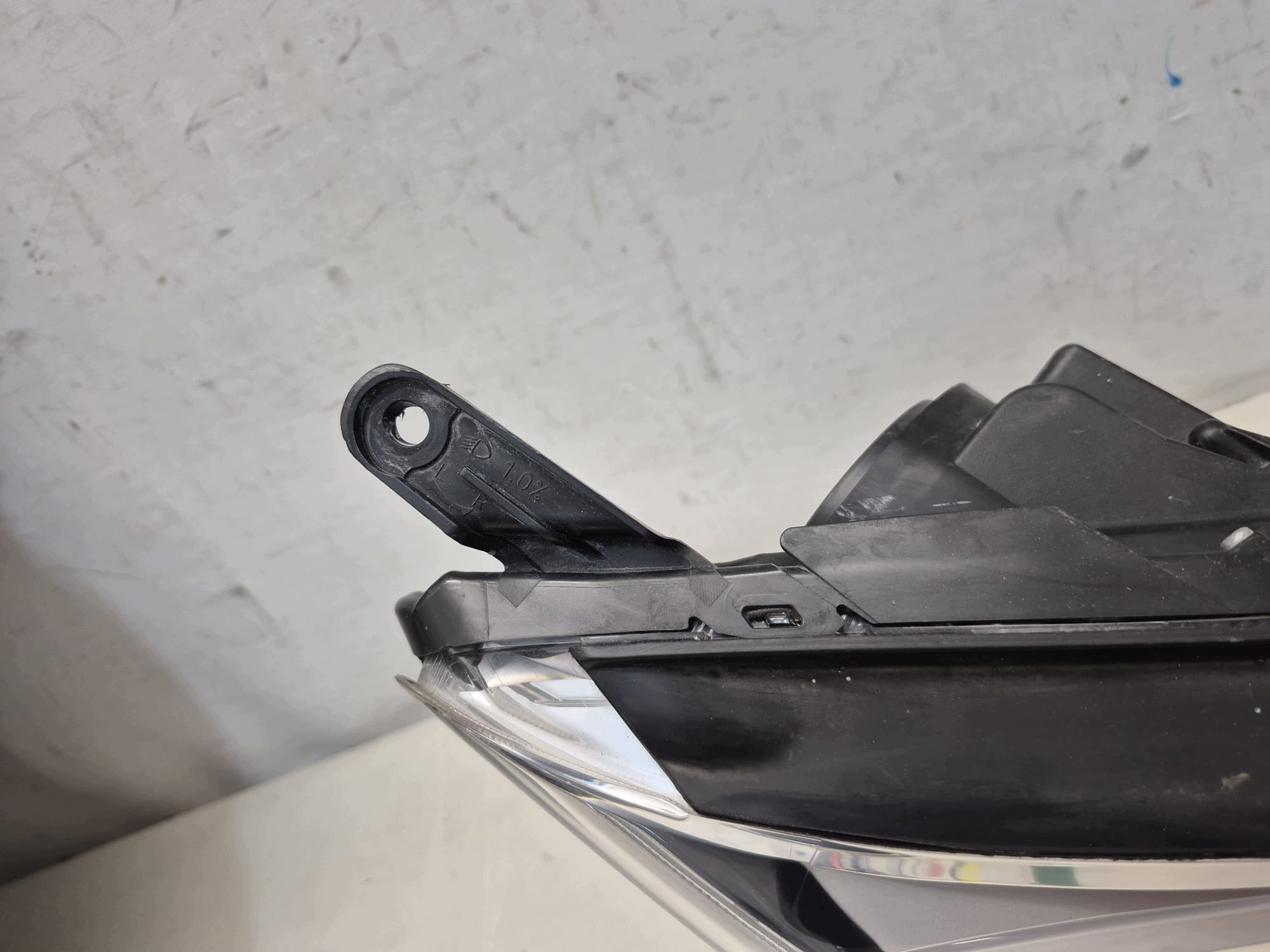TOYOTA RAV4 IV LIFT 15- light right front front FULL LED 81145-42680
