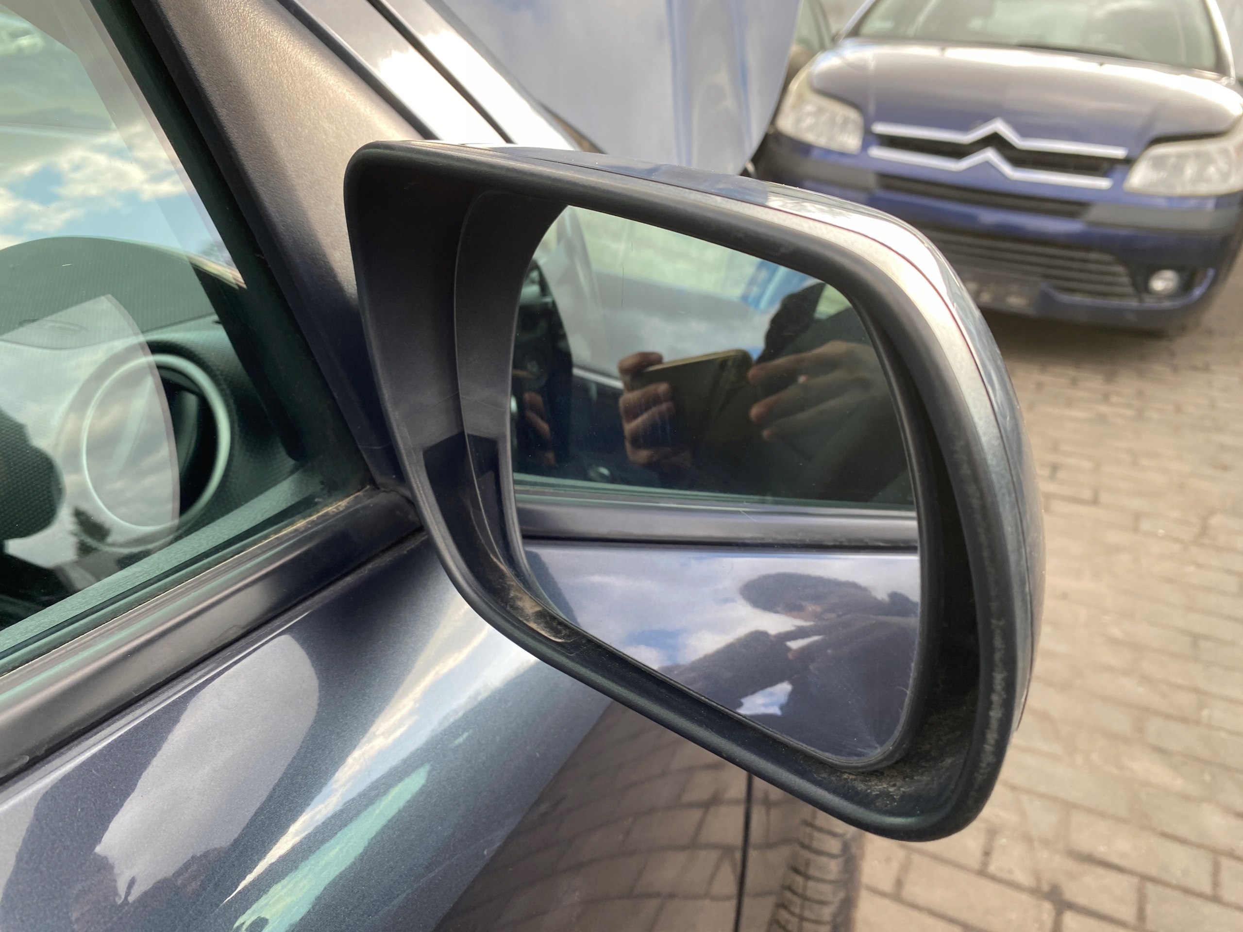 Mazda 2 1 and FL 02-07 mirror right electrics kod lakieru 33T