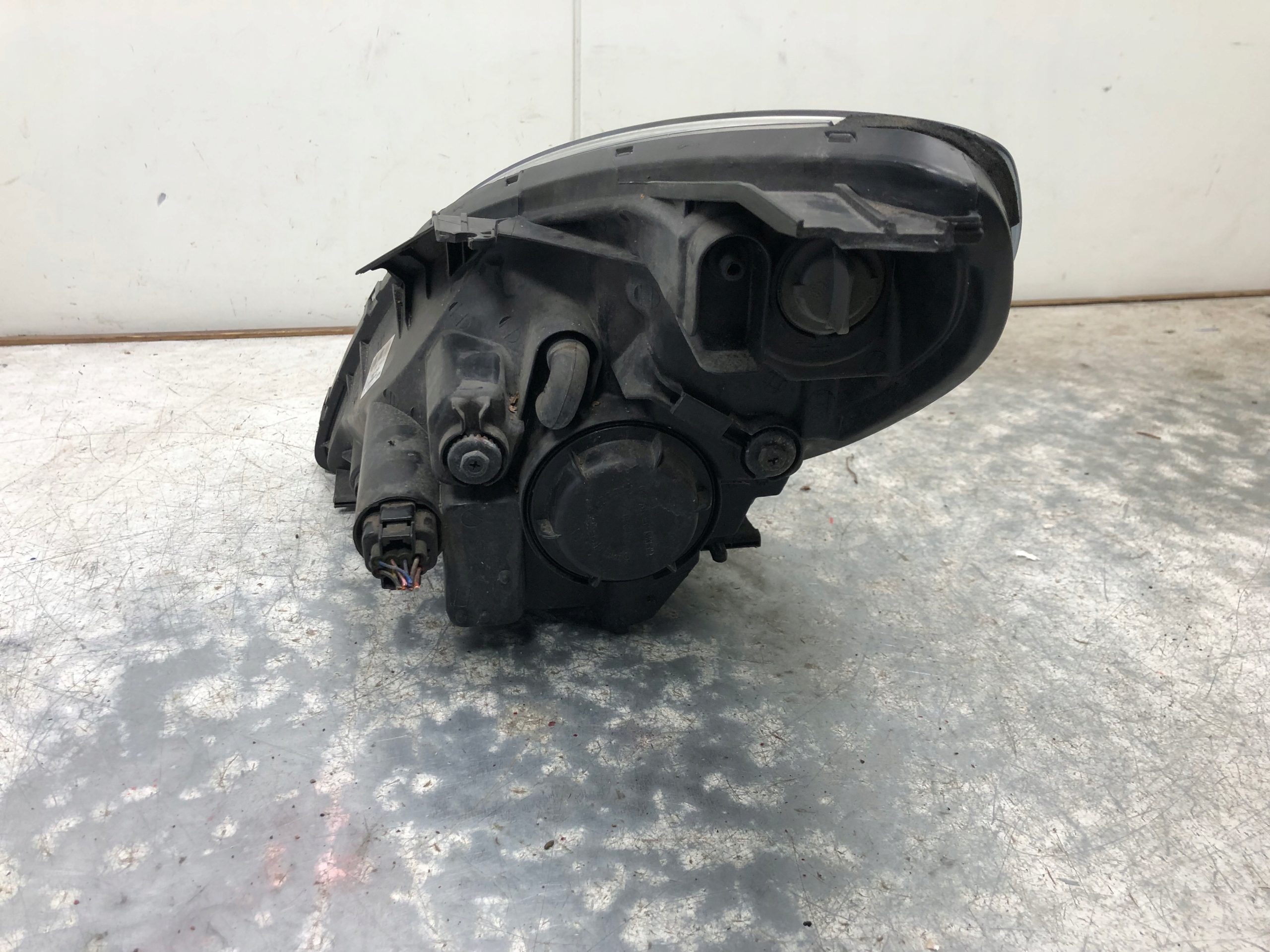 light right front HYUNDAI I20 and 92102-4P000