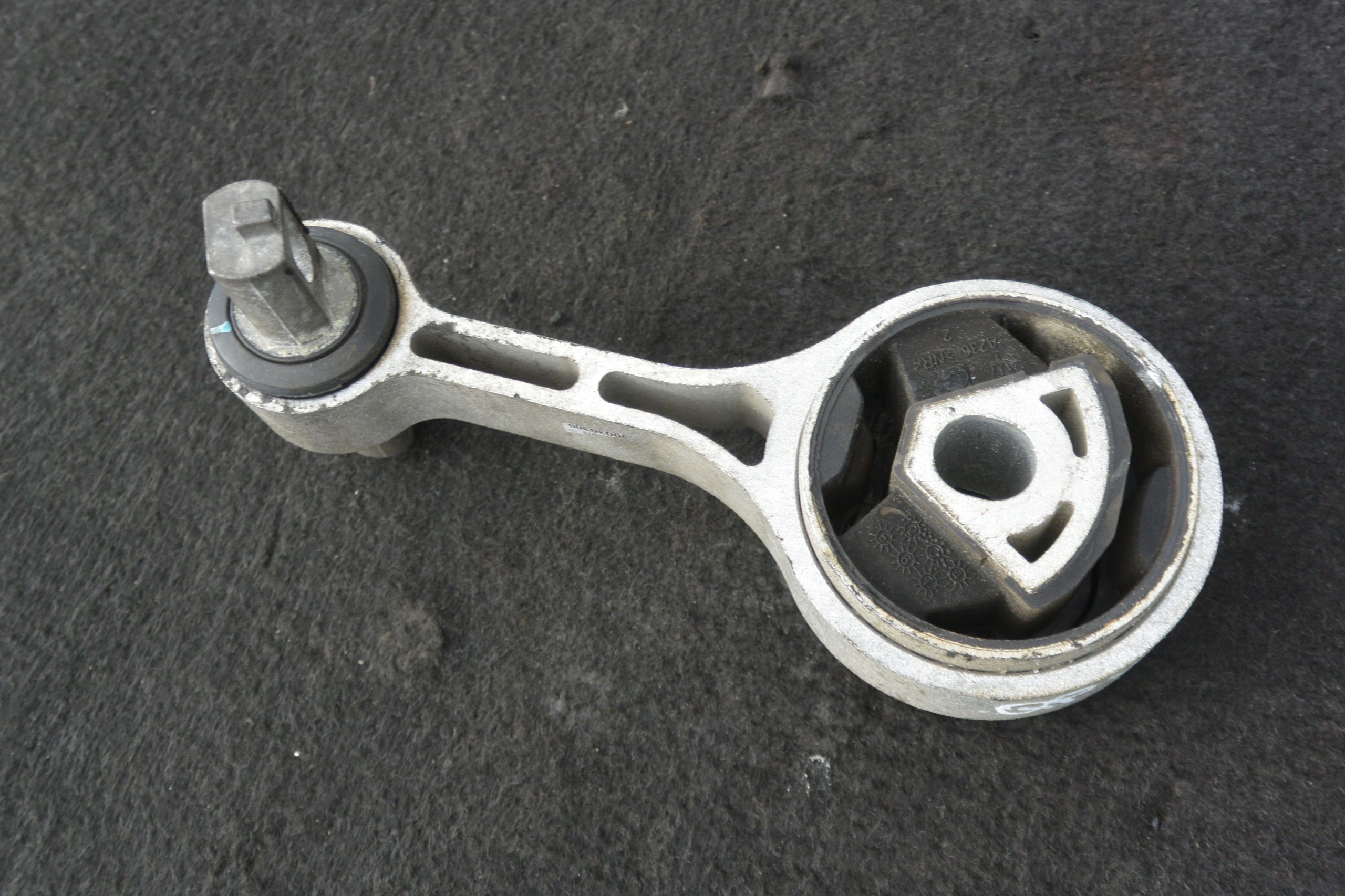 engine mount 3.0B MASERATI QUATTROPORTE GHIBLI