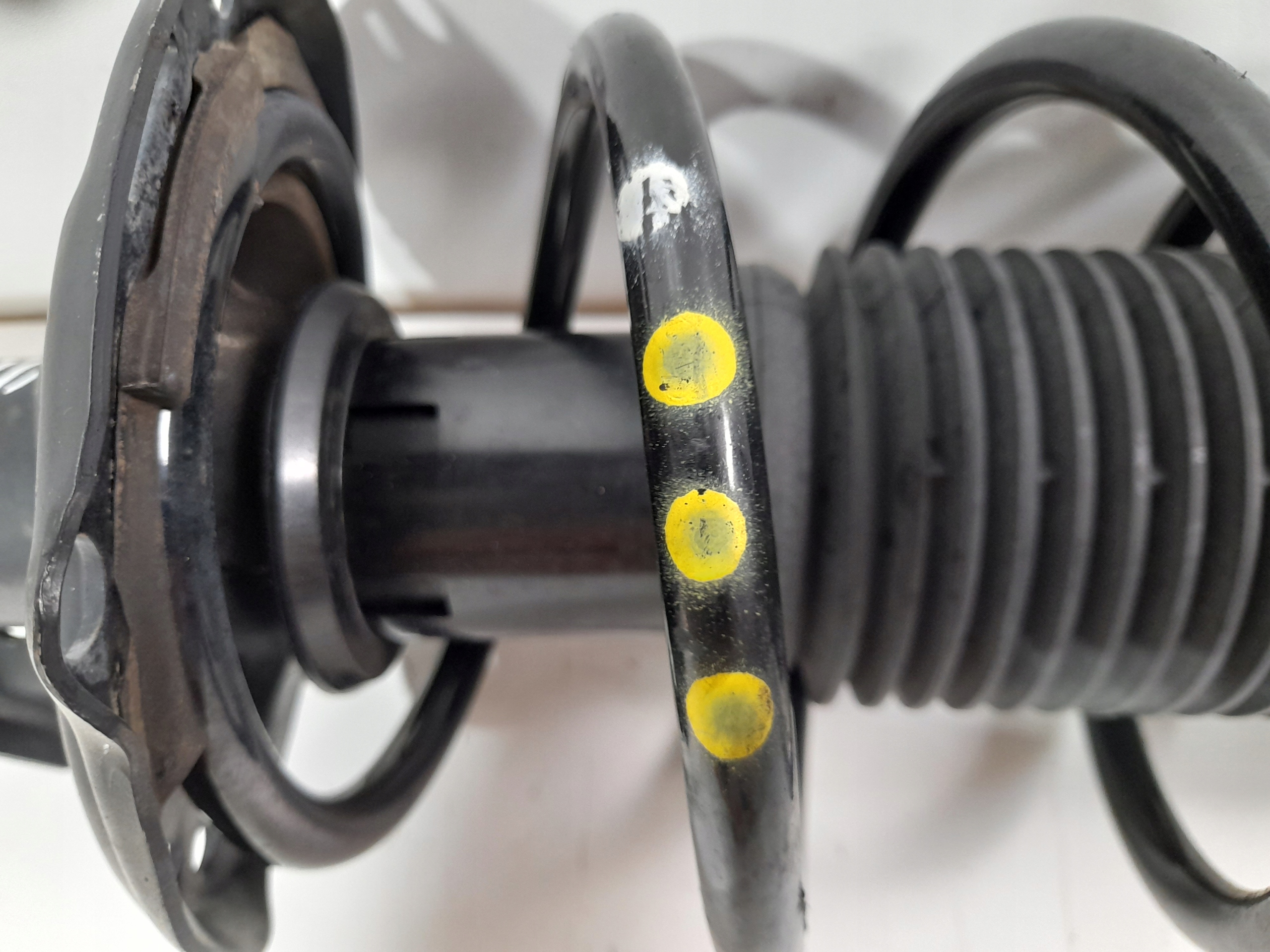 VOLKSWAGEN GOLF VII AUDI A3 shock absorber front right (F29)