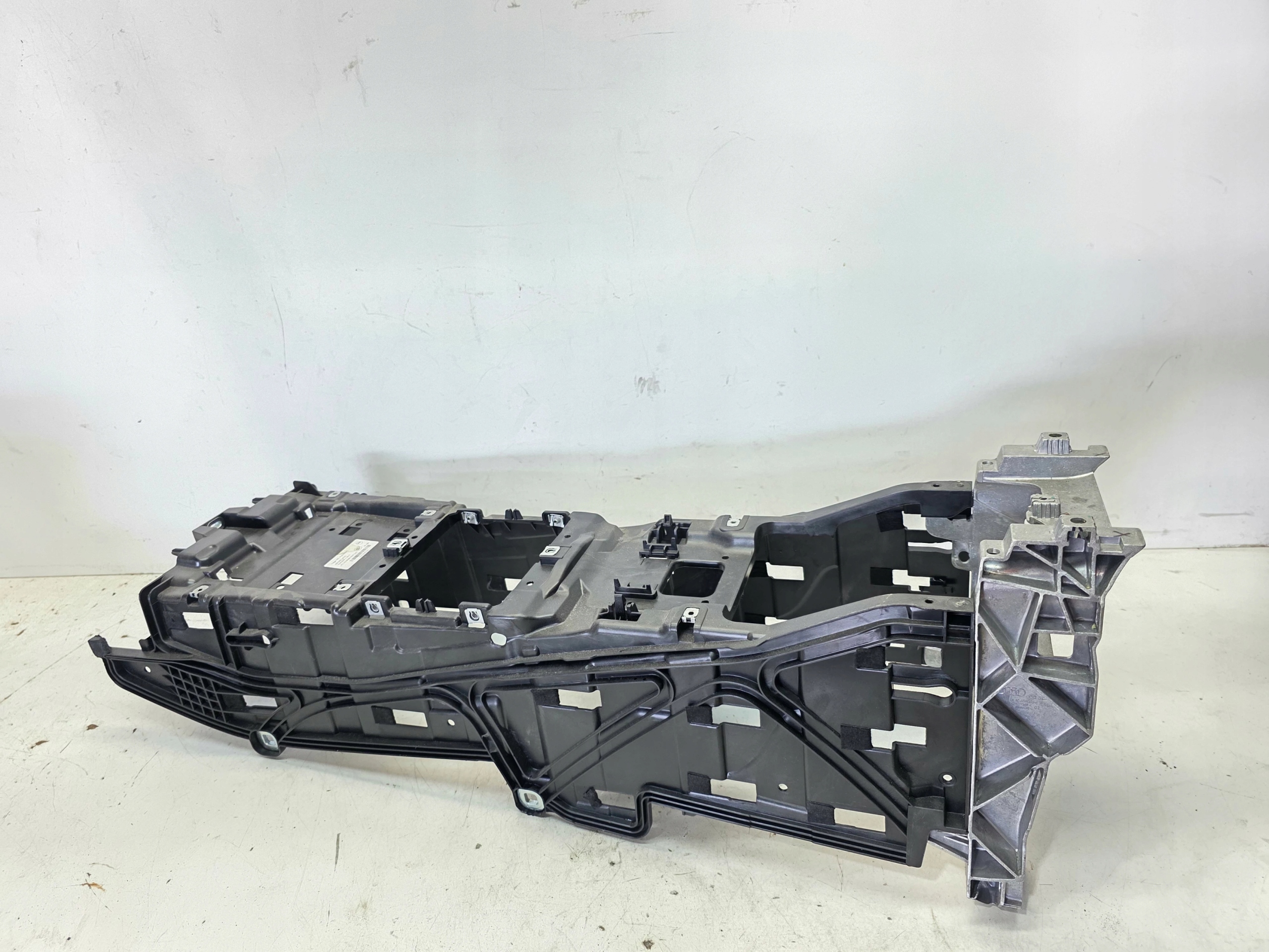 Support Porte TUNELU SRODKOWEGO AUDI Q7 4M 4M0863243B