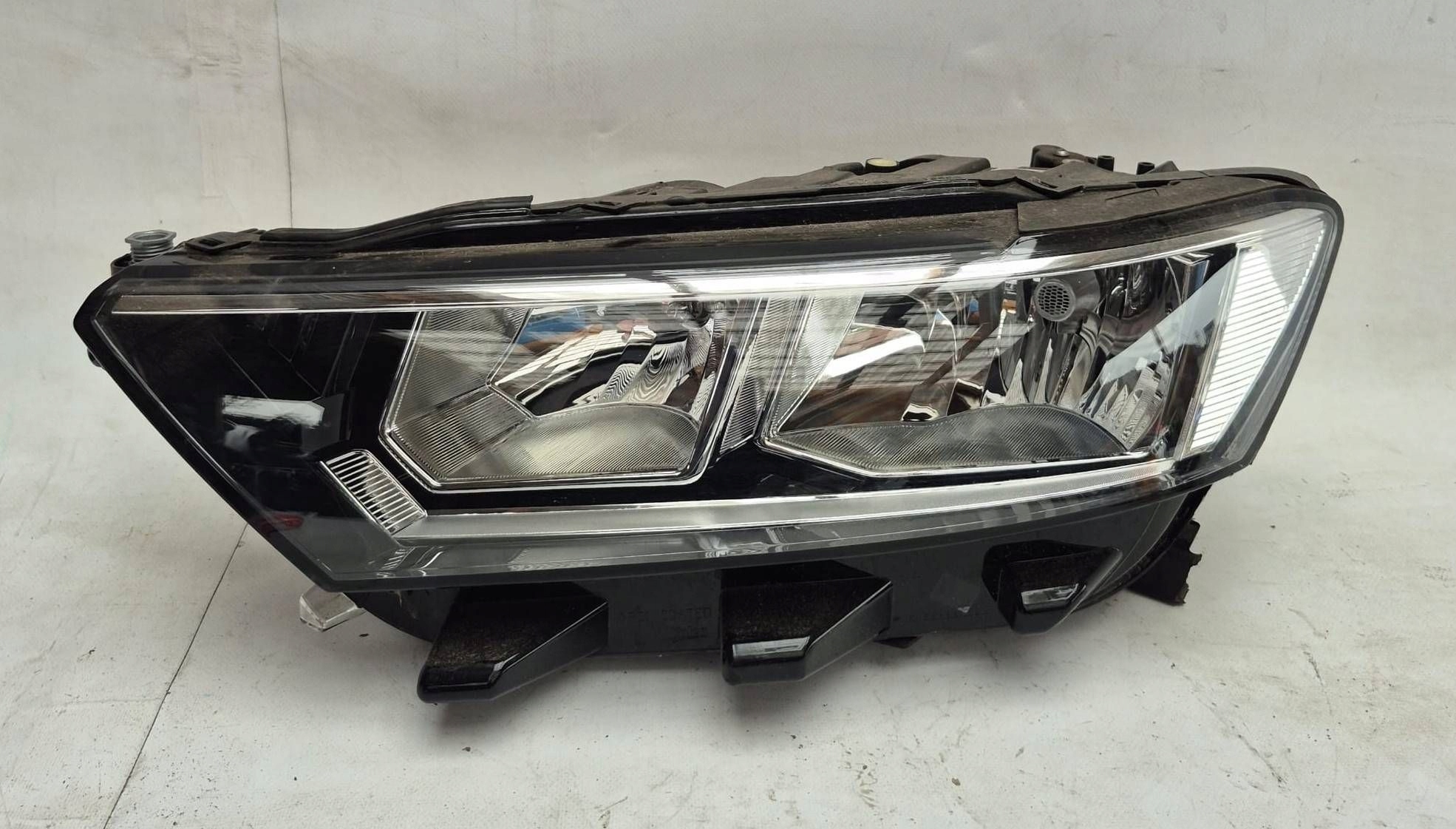 VW T-ROC 2GA 17- light left front front ZWYKLA 2GA941005B