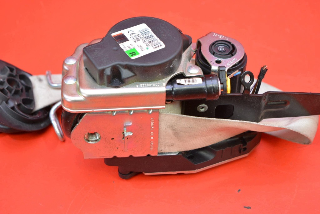 Gurten Sicherheits rechts vorne Spanner EU 626346700 VW PASSAT B8 14-23