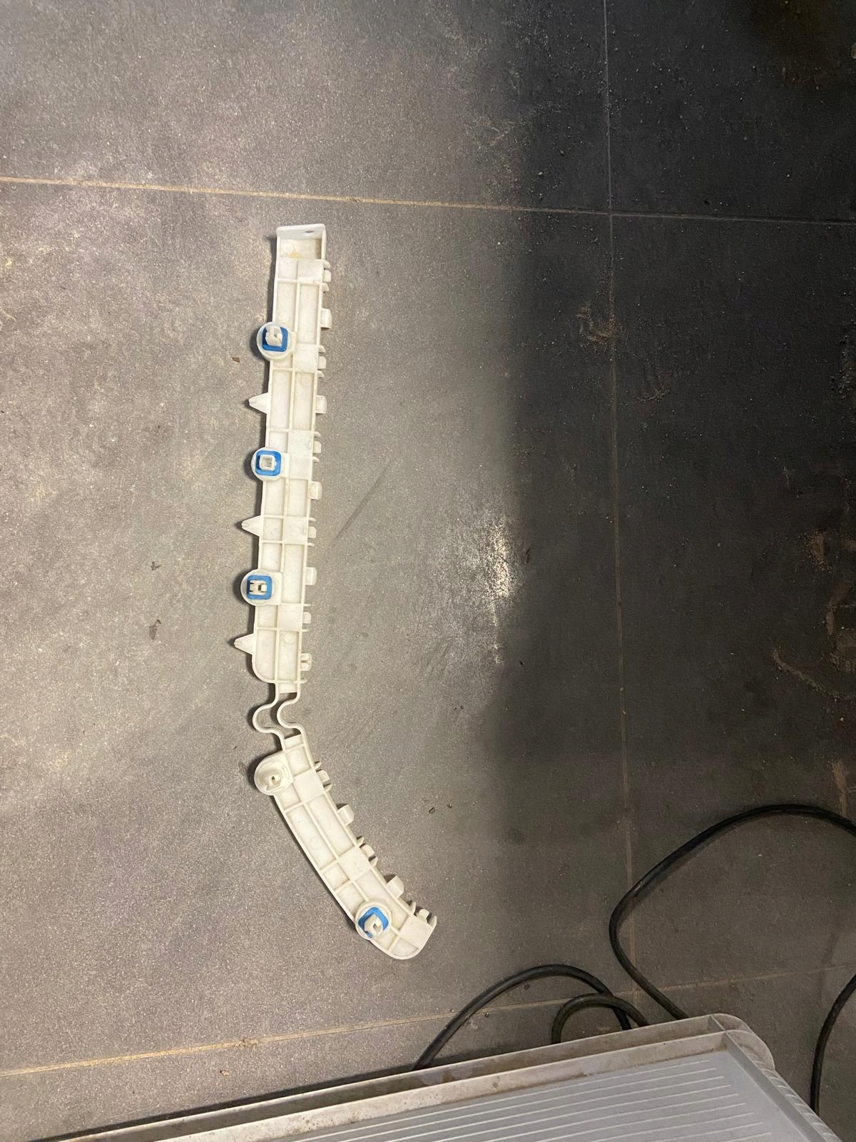 MITSUBISHI OUTLANDER III bumper bracket right rear part NF4D0P