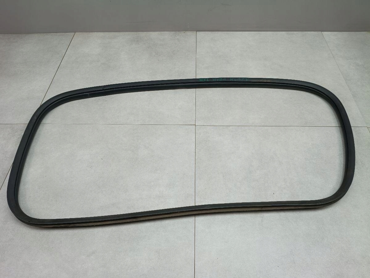 JEEP GRAND CHEROKEE WK2 10- USZCZELKA SZYBY KLAPY