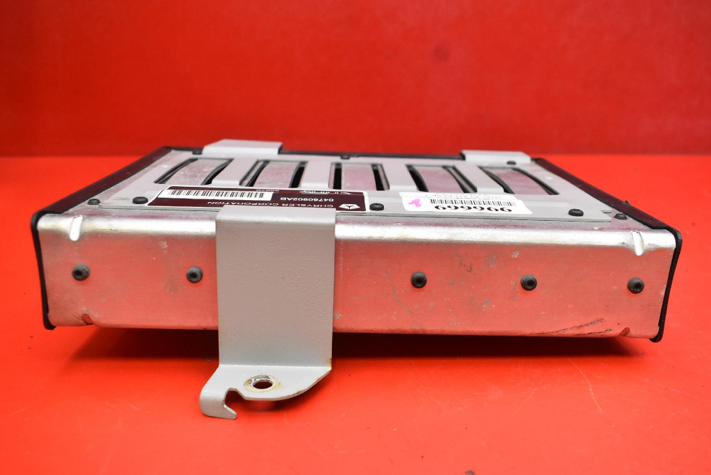 amplifier RADIA 04760902AB CHRYSLER 300M 98-04