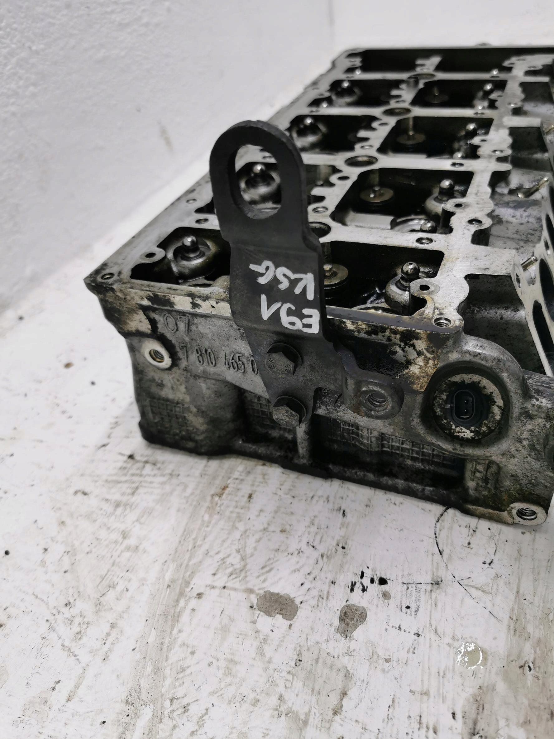 head. BMW SERIA 3 E90 E91 / LCI 2.0D 7810465 N47